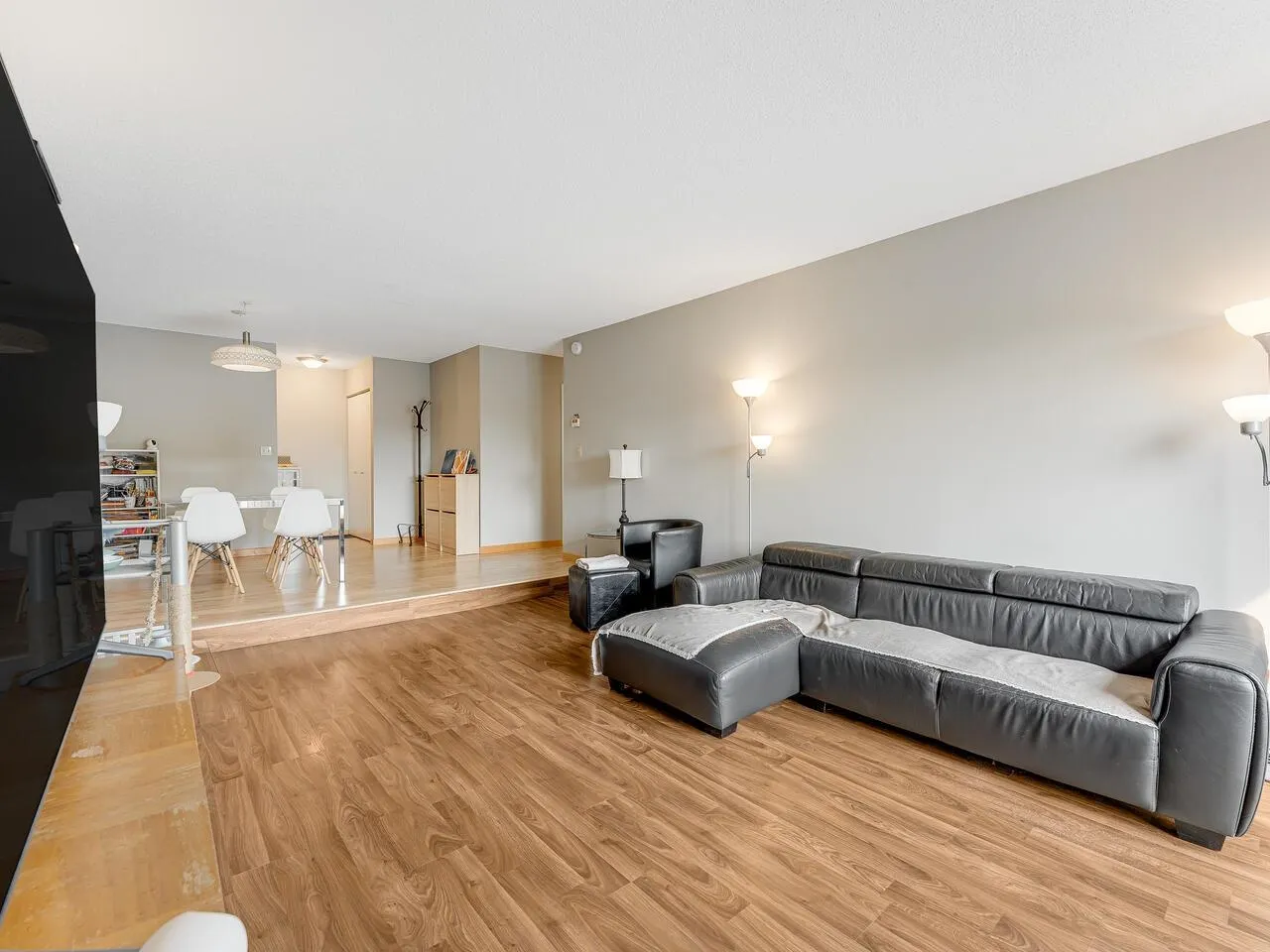 8760 No. 1 Road #305