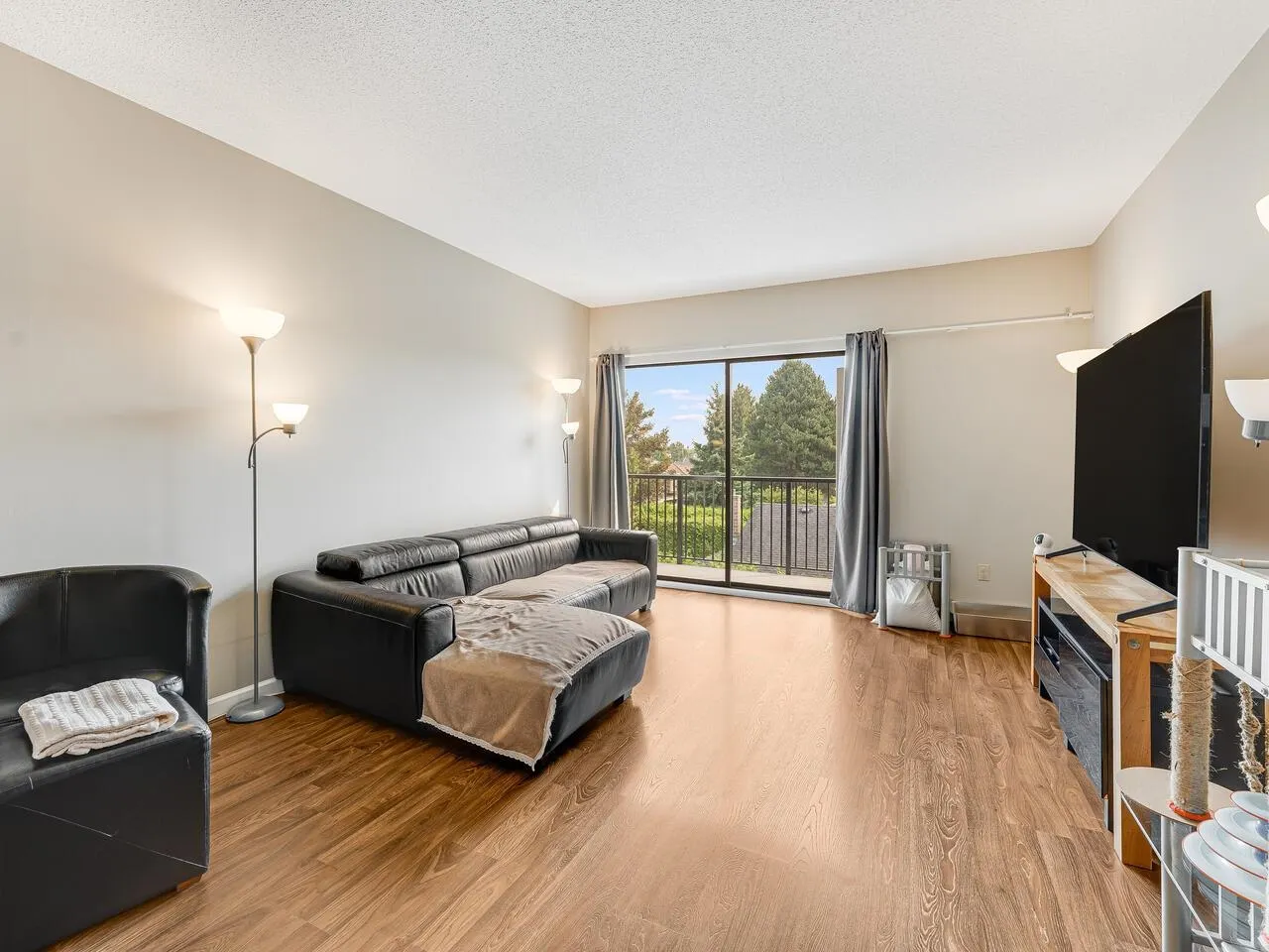 8760 No. 1 Road #305