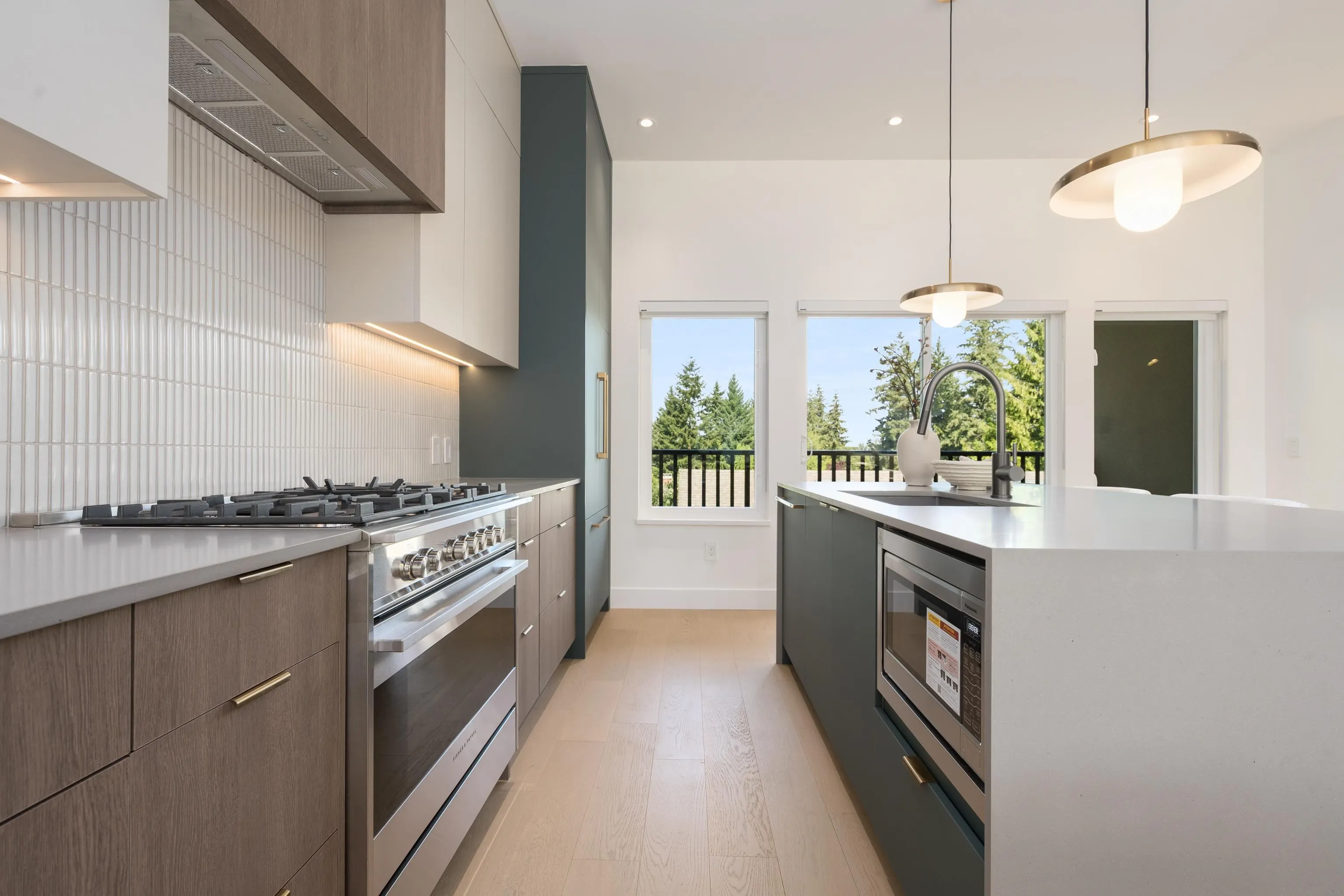 8483 16 Avenue #3