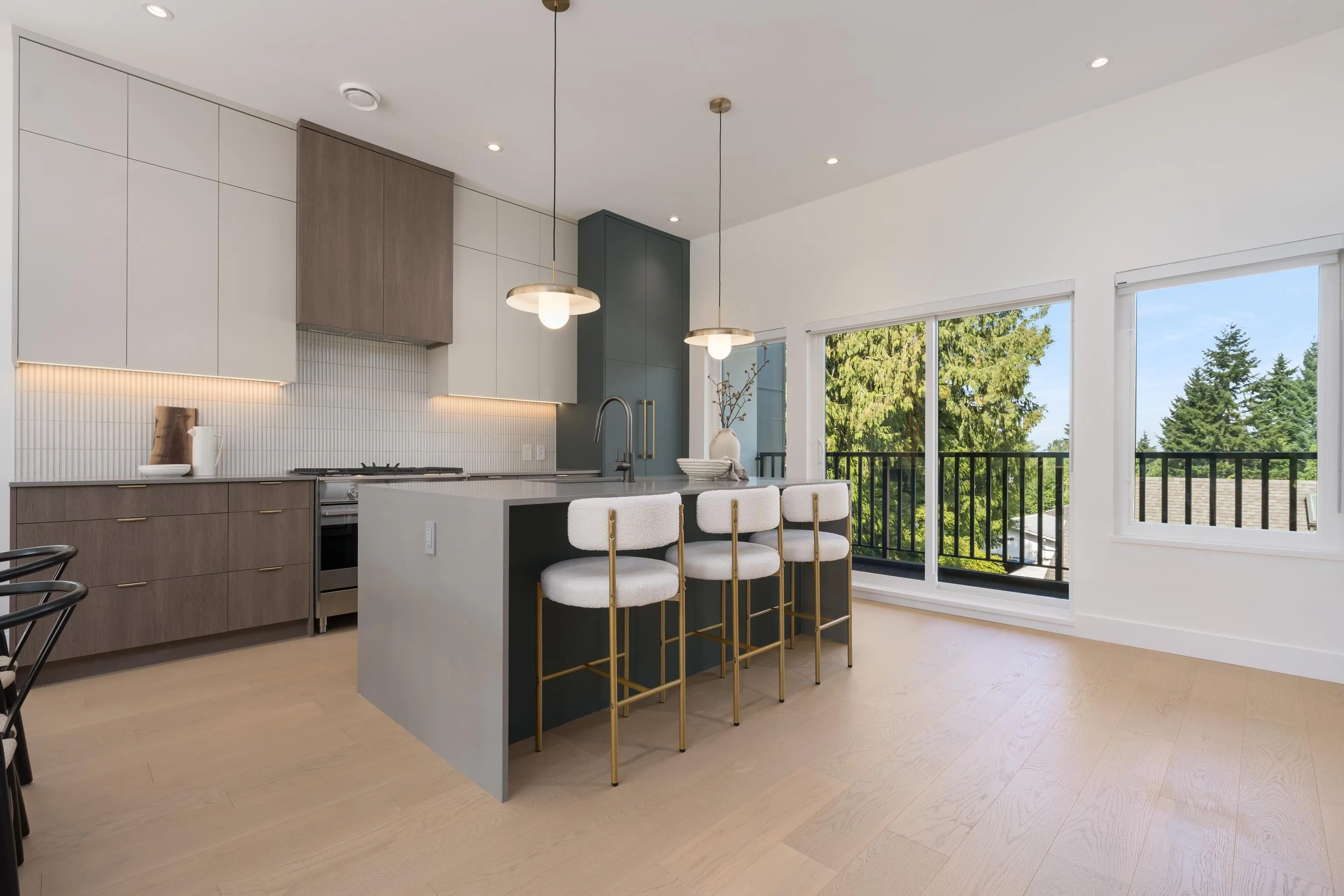 8483 16 Avenue #3