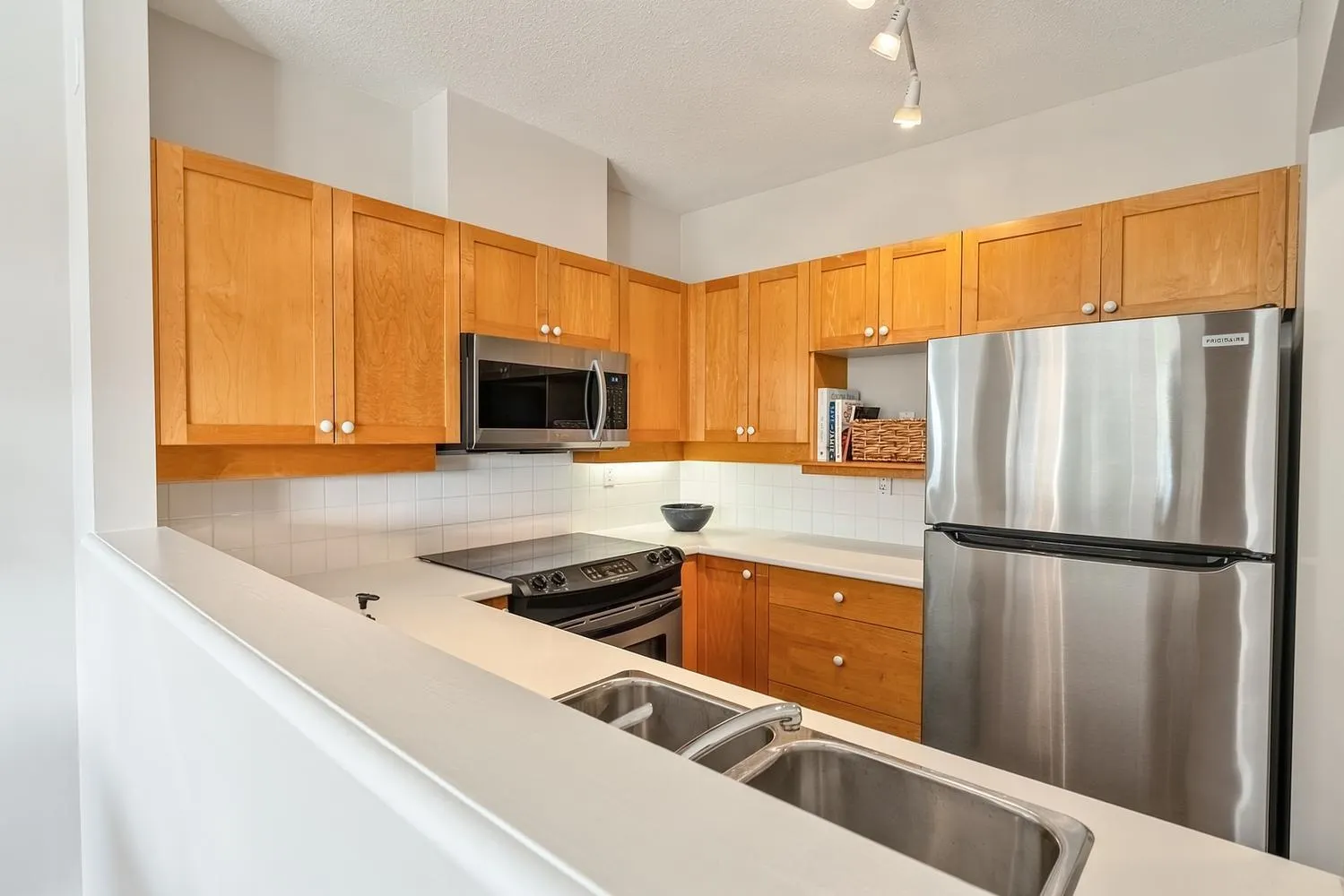 2020 E Kent Avenue #302
