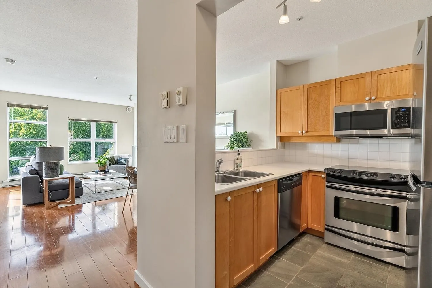 2020 E Kent Avenue #302
