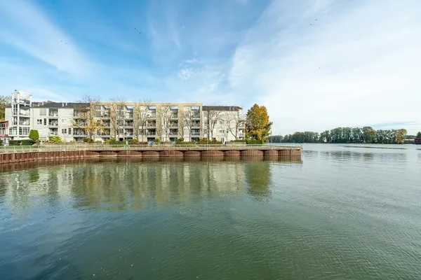 2020 E Kent Avenue #302