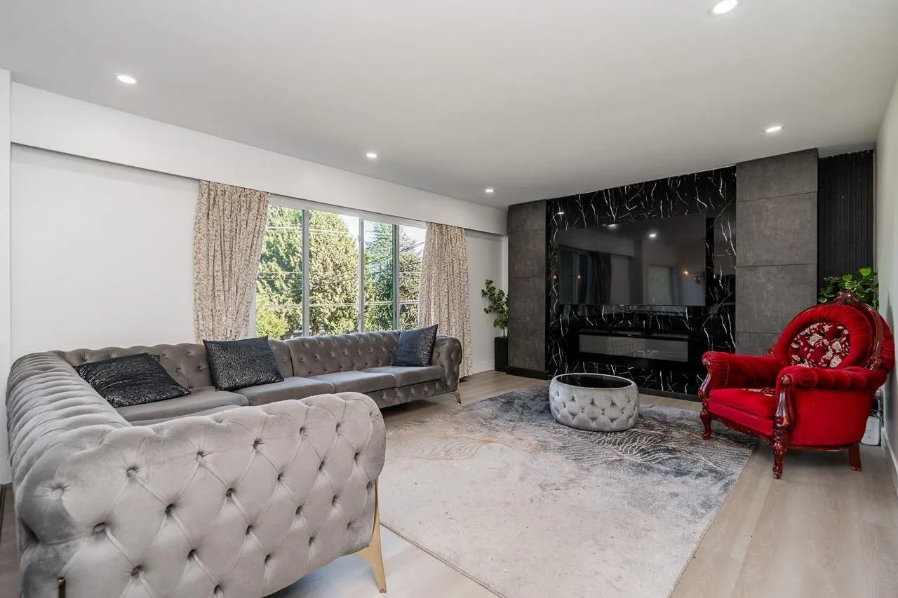 1111 English Bluff Road