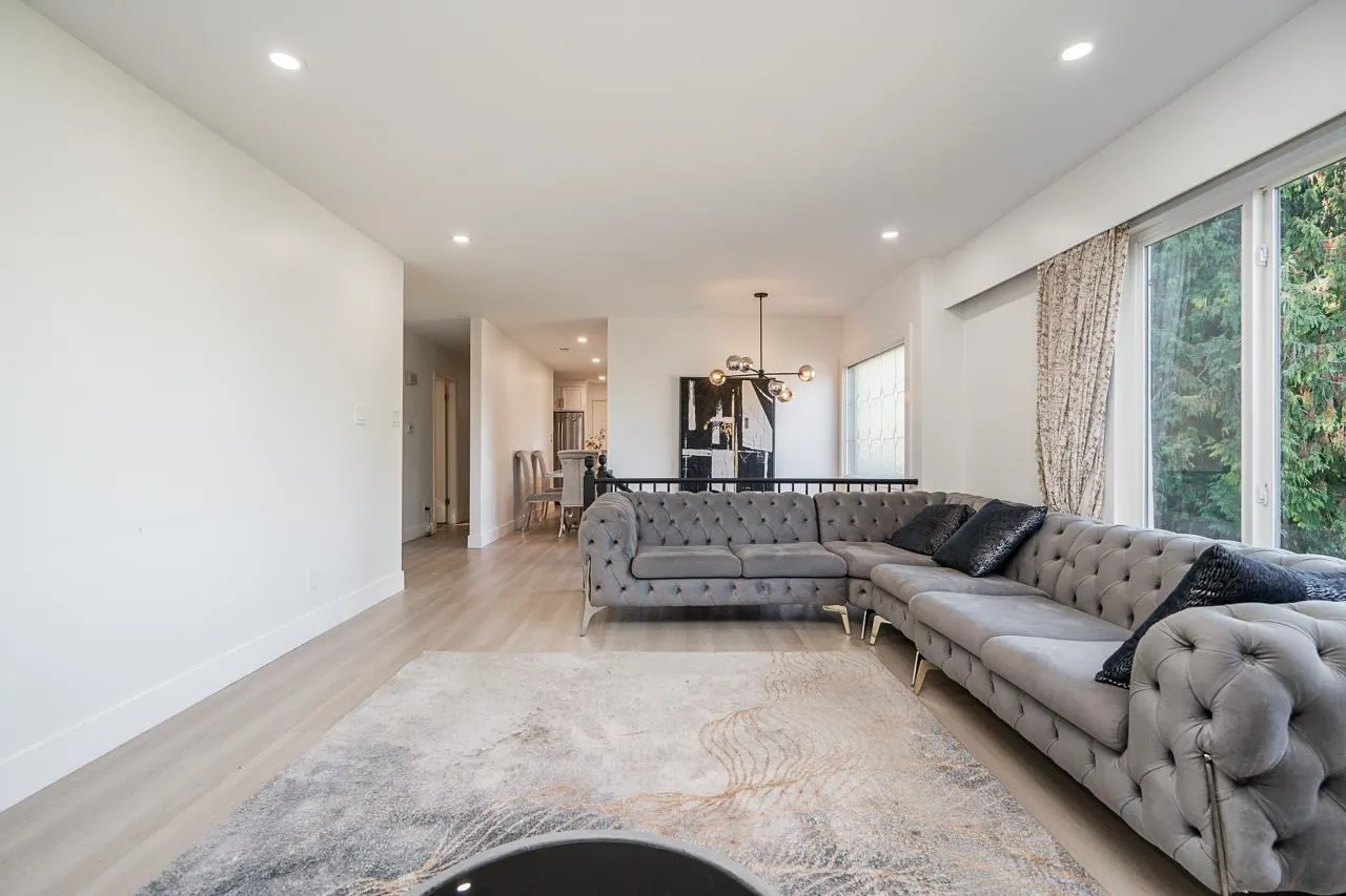 1111 English Bluff Road