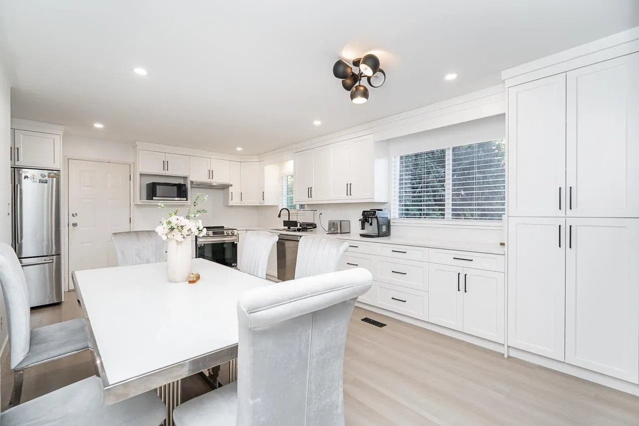 1111 English Bluff Road