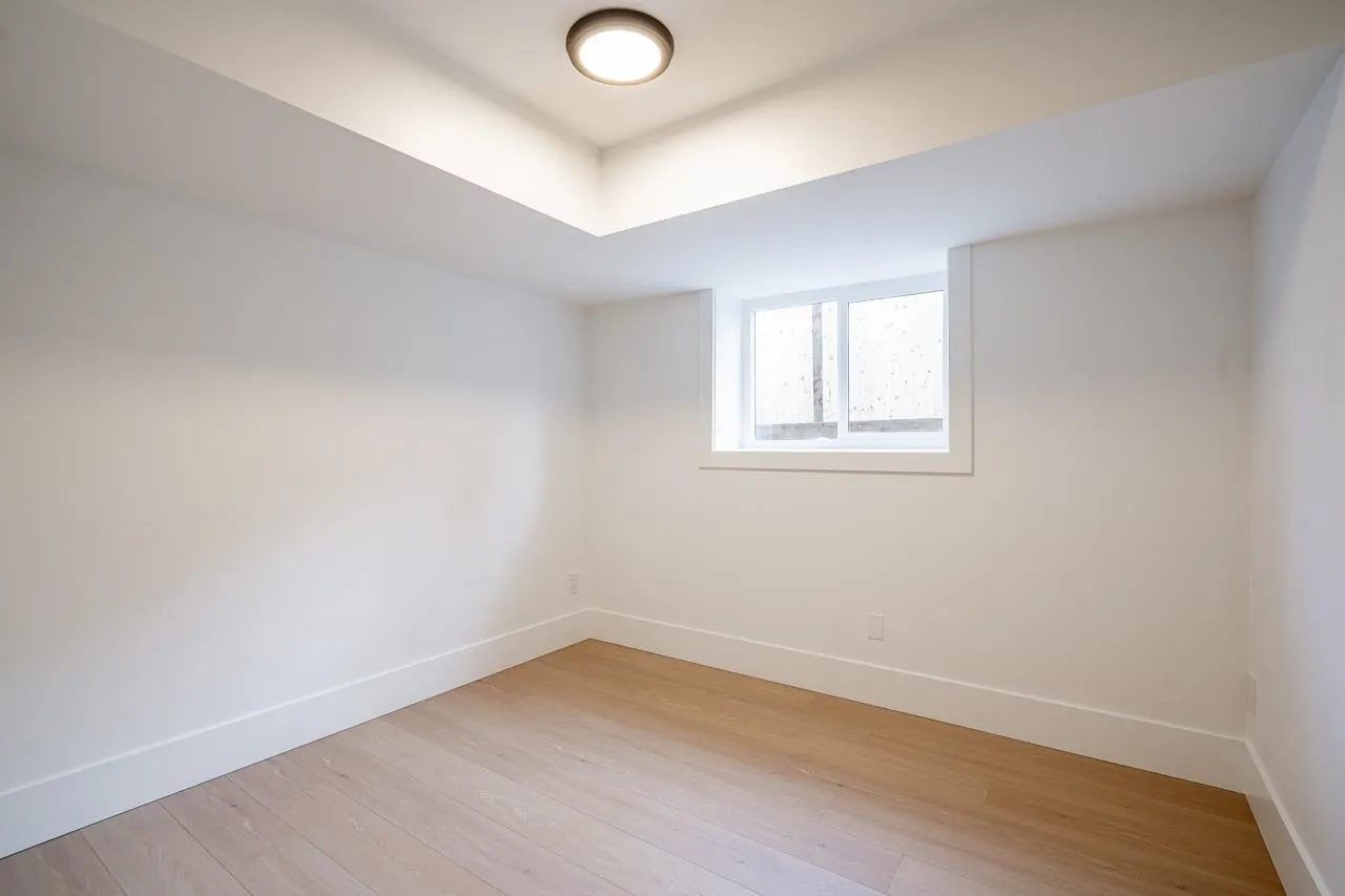 13711 16 Avenue #102