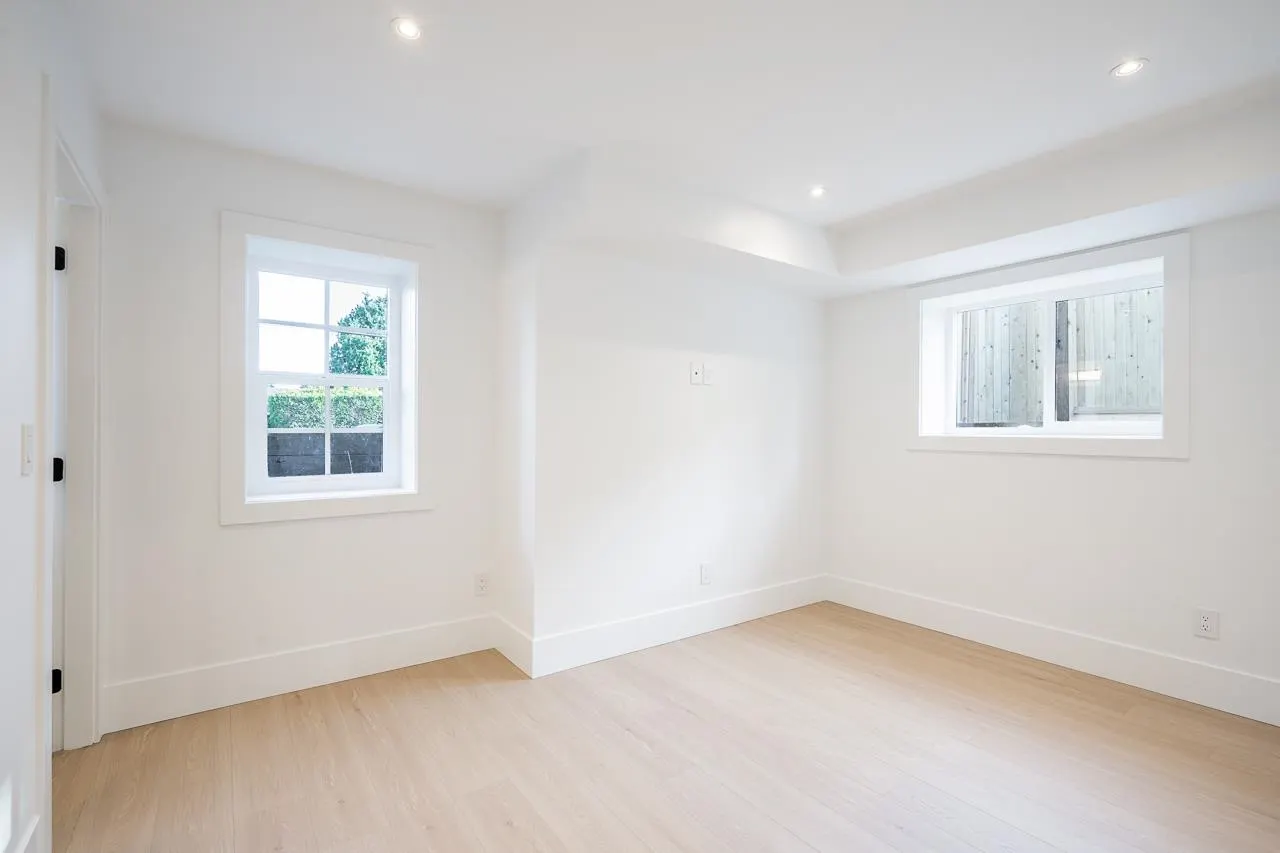 13711 16 Avenue #102
