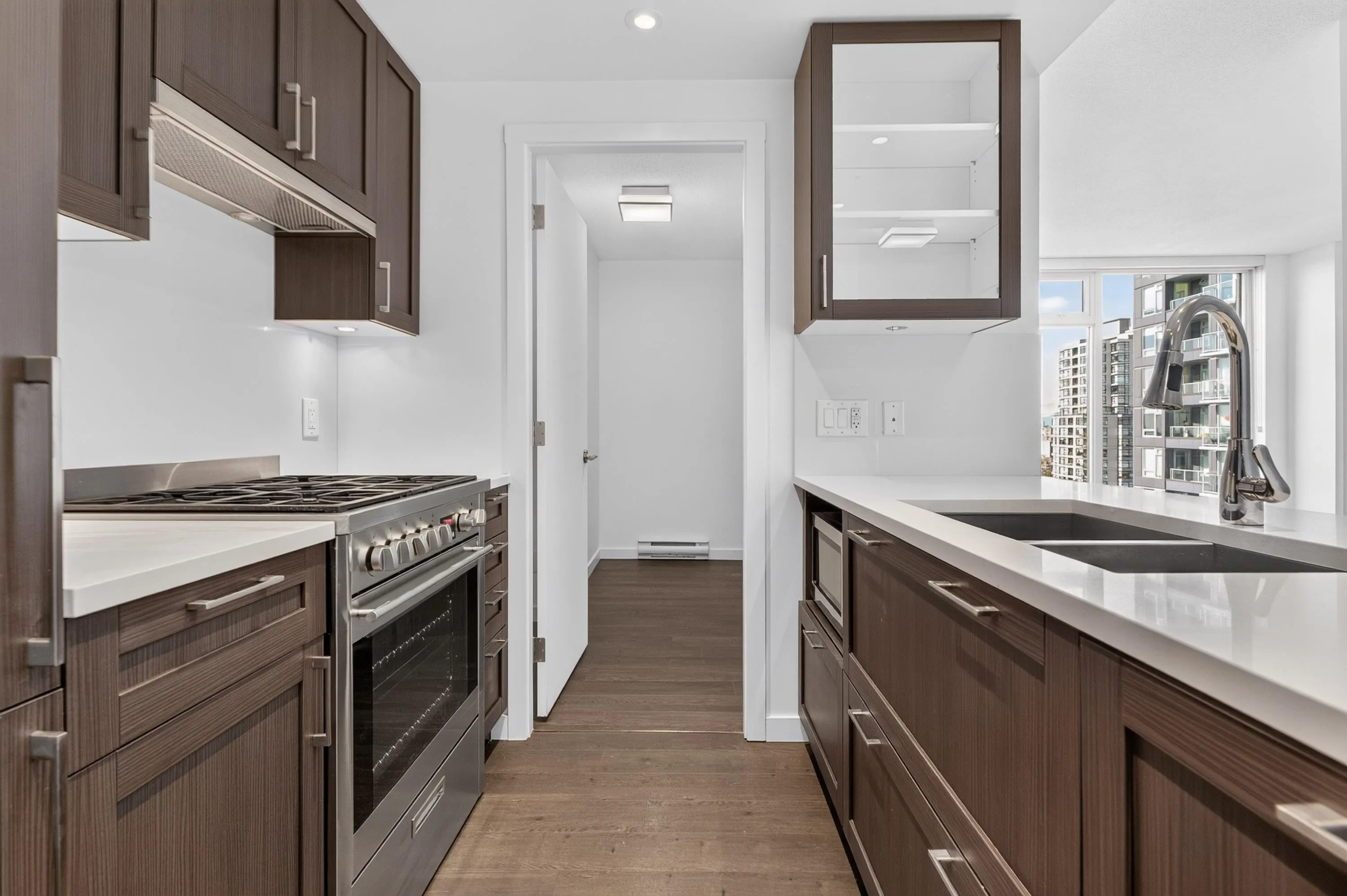 5515 Boundary Road #1702