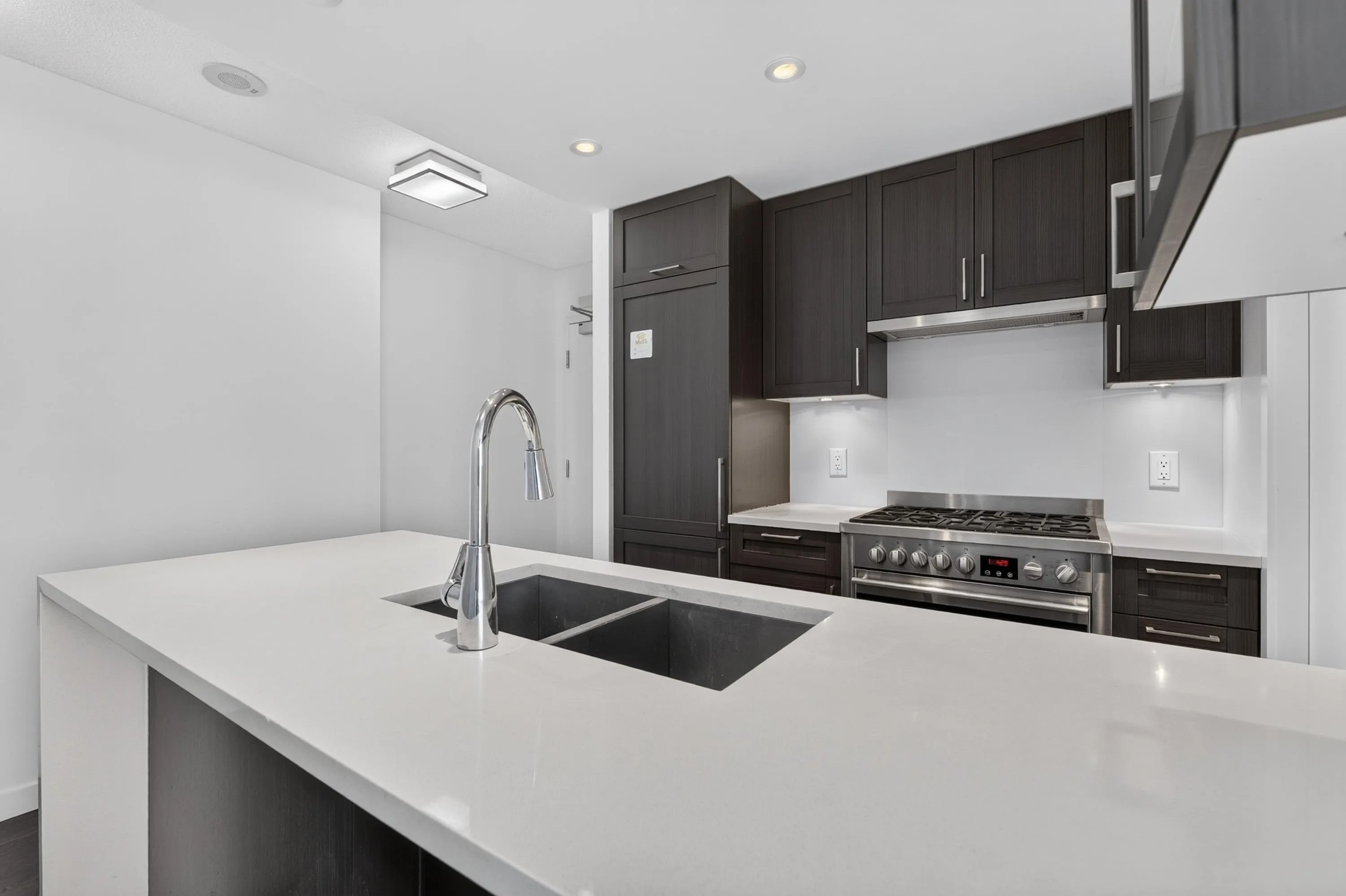 5515 Boundary Road #1702