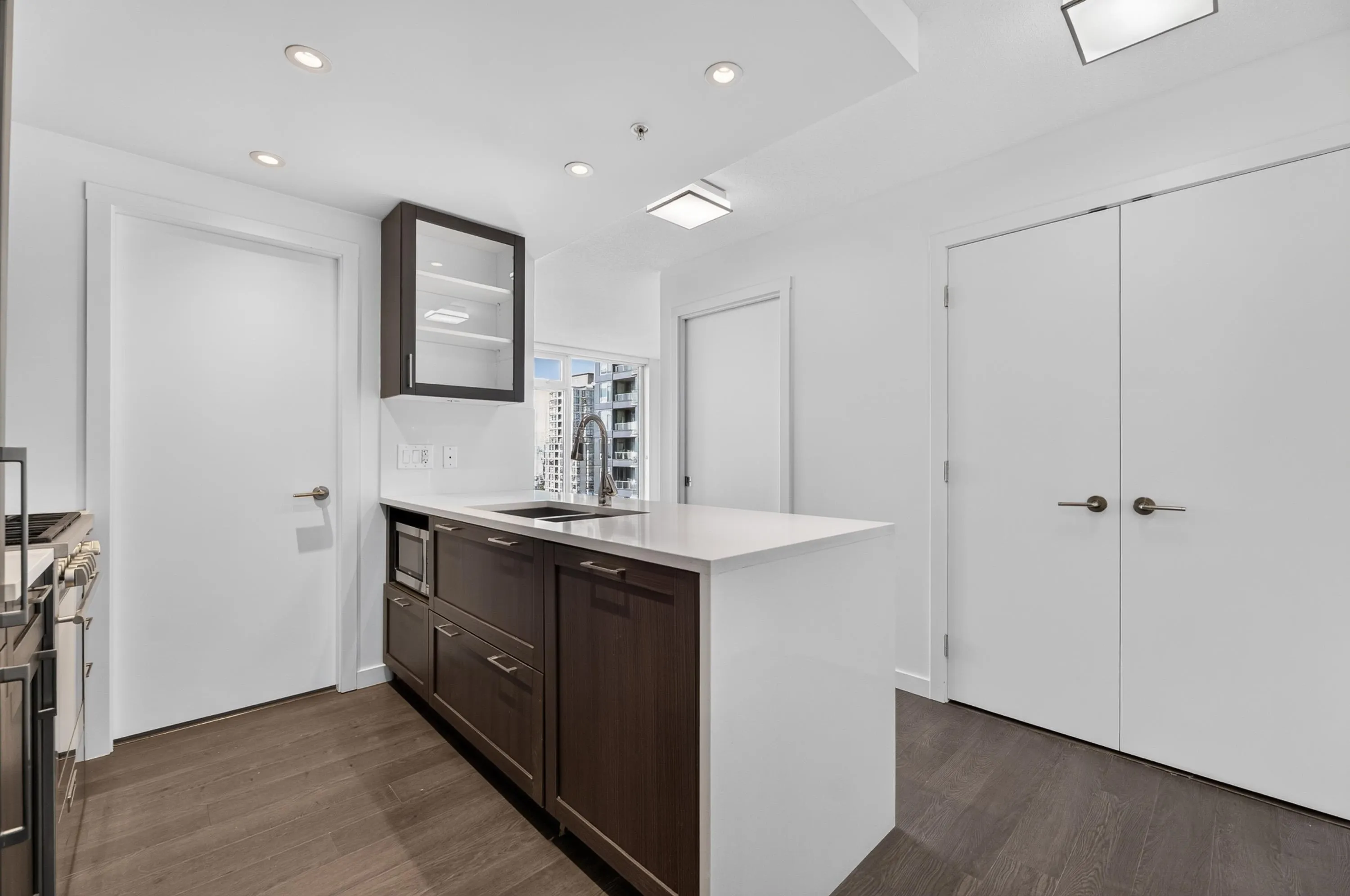 5515 Boundary Road #1702