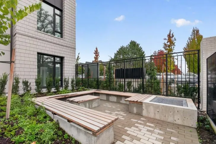 5433 Oak Street #185