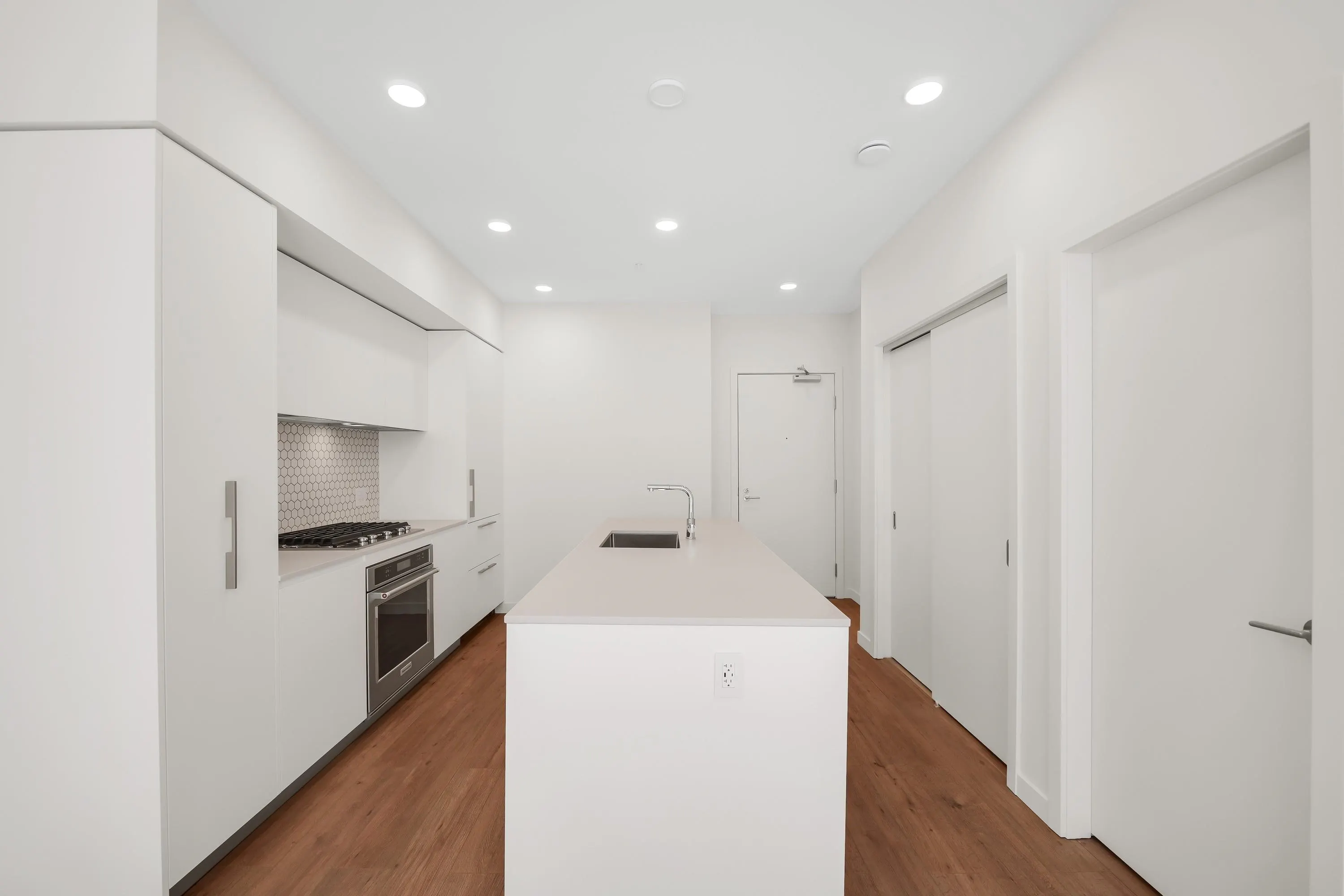 1500 Scott Crescent #424