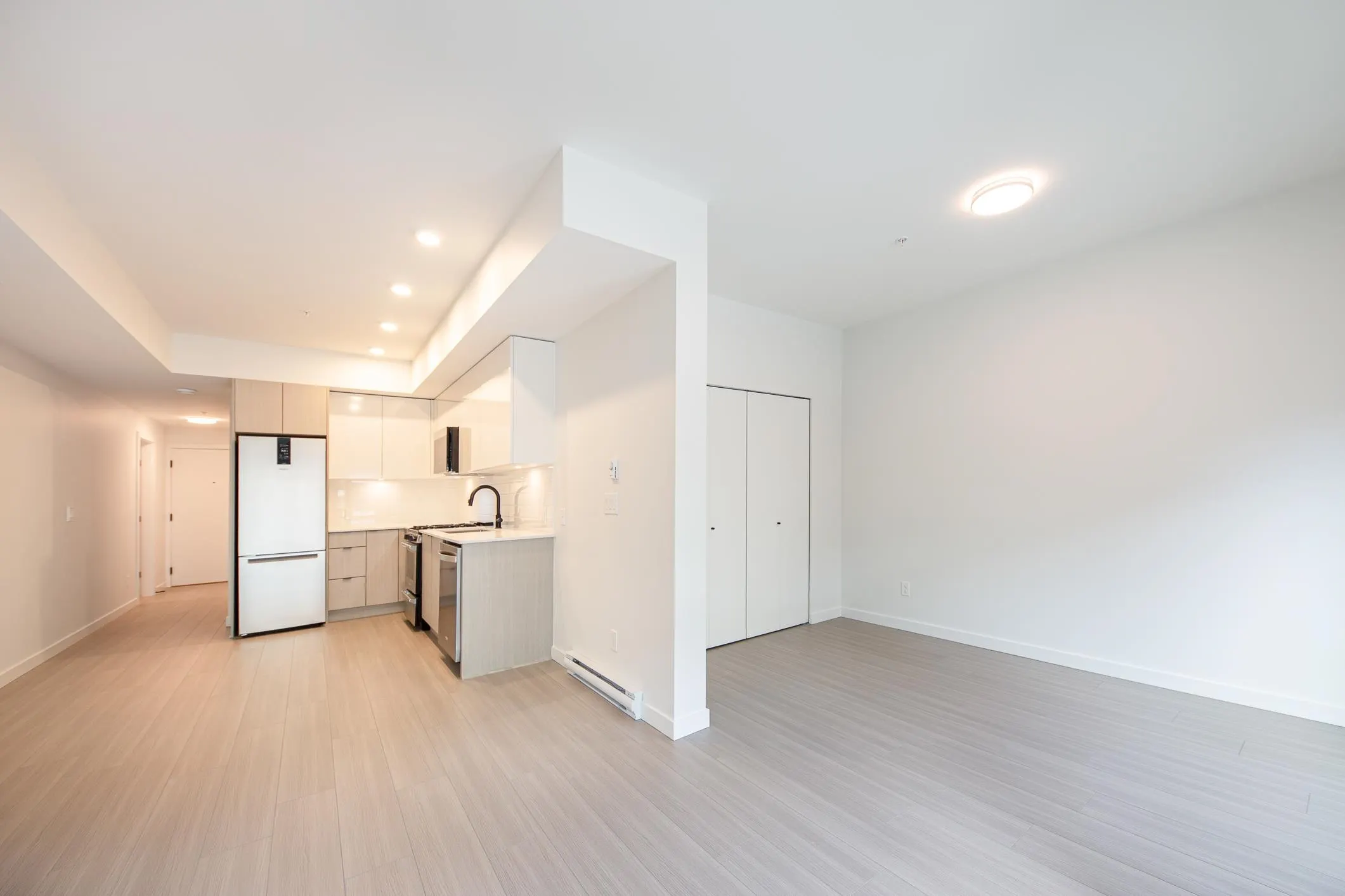 2277 Hawthorne Avenue #102