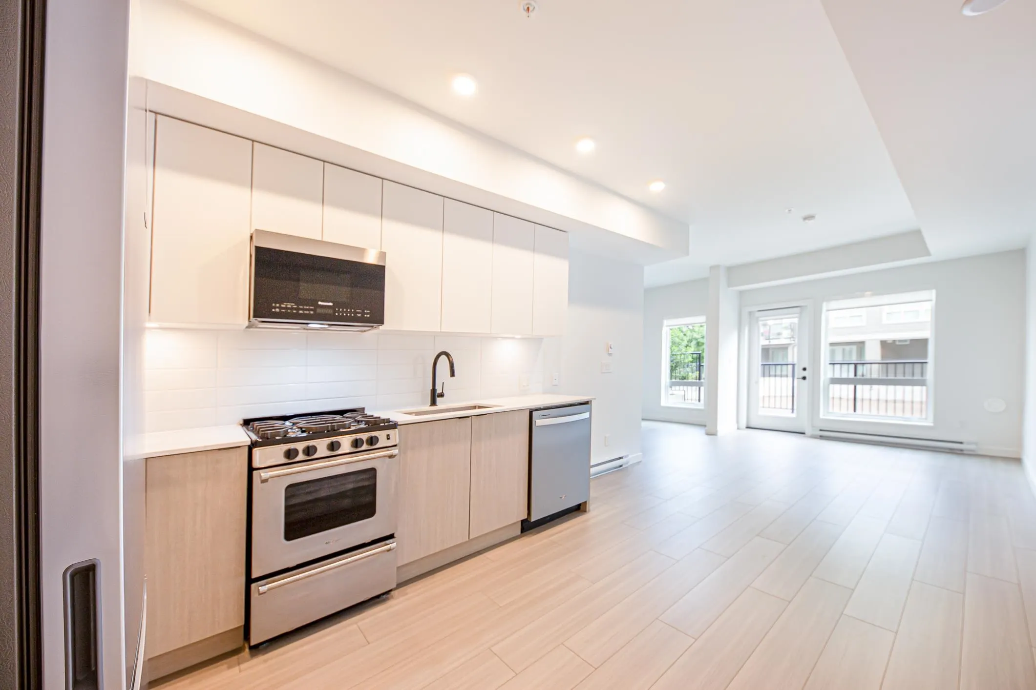 2277 Hawthorne Avenue #102