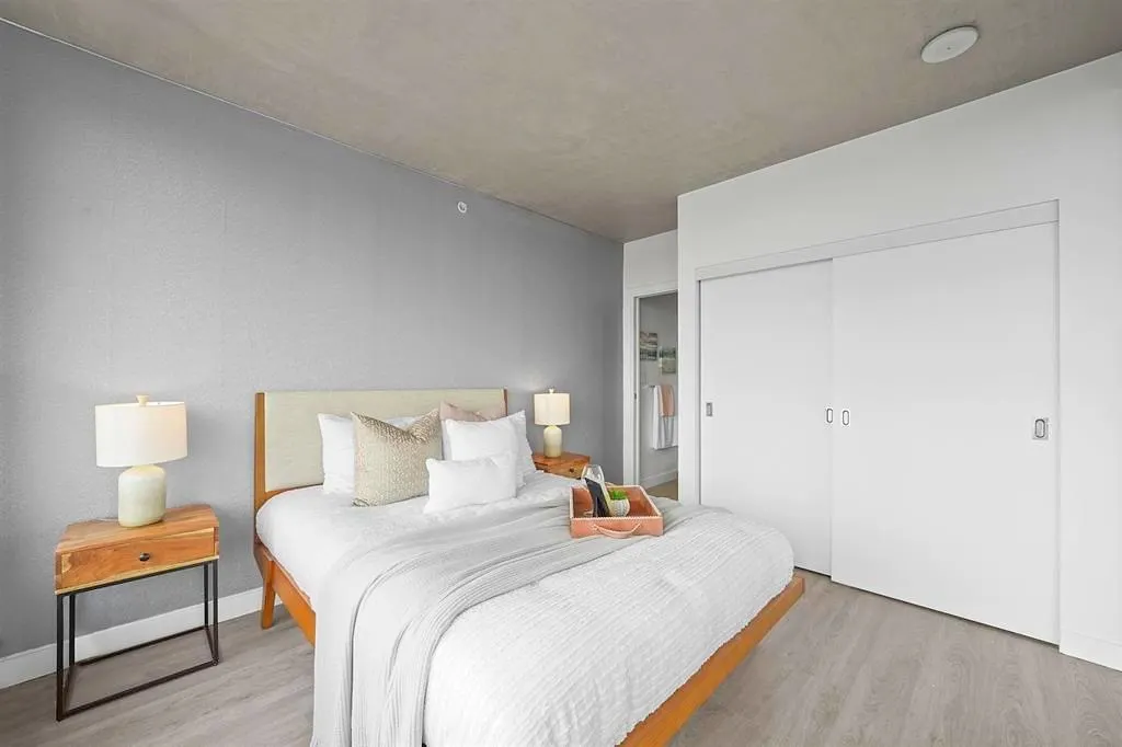 108 W Cordova Street #2201