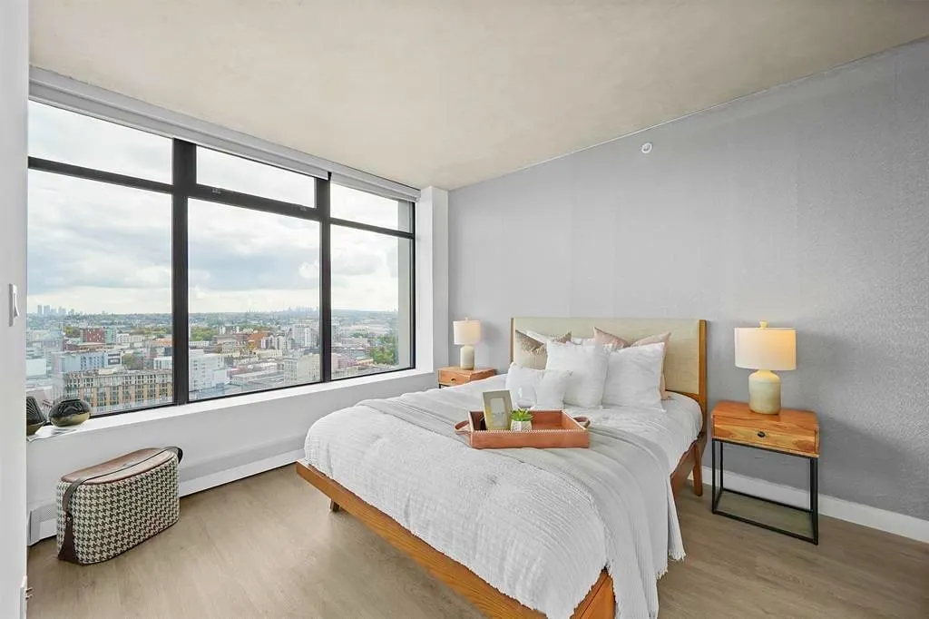 108 W Cordova Street #2201