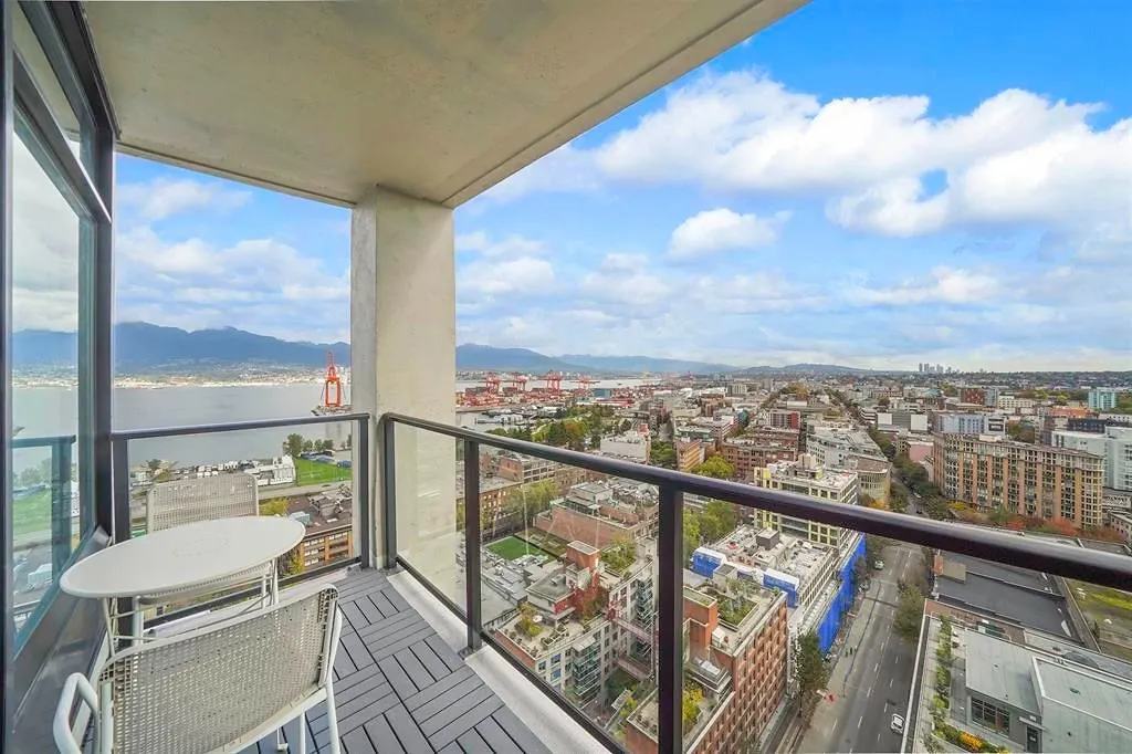 108 W Cordova Street #2201