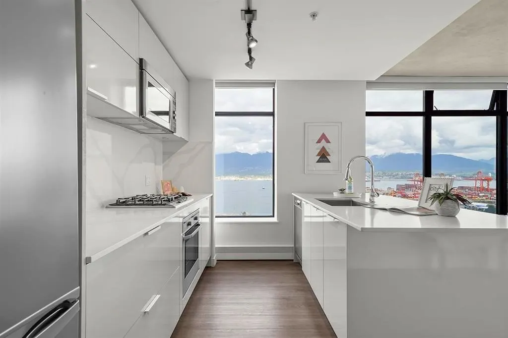 108 W Cordova Street #2201