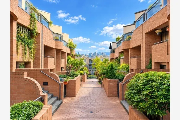 730 W 7th Avenue #2