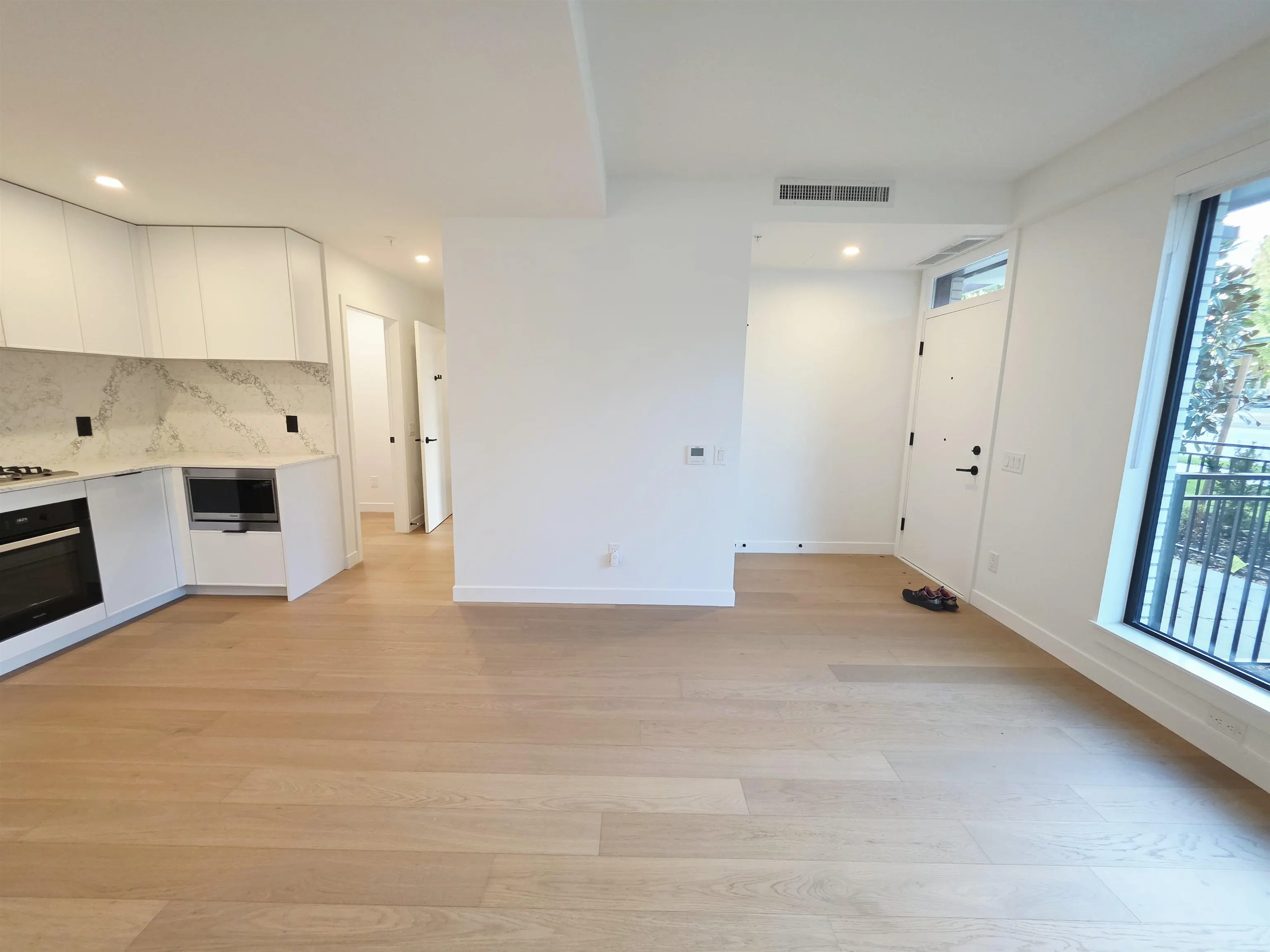 5433 Oak Street #189