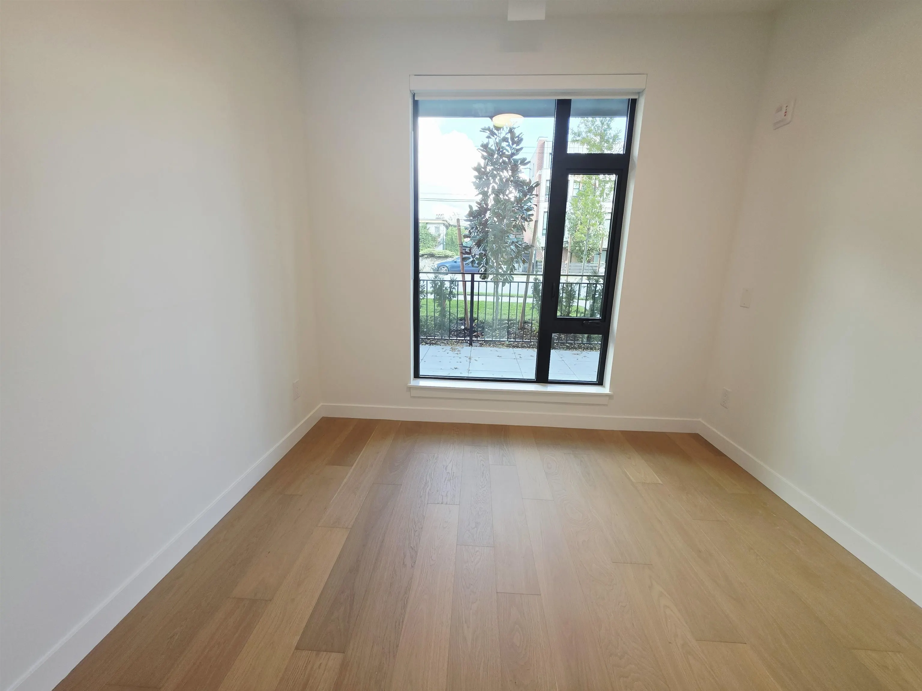 5433 Oak Street #189