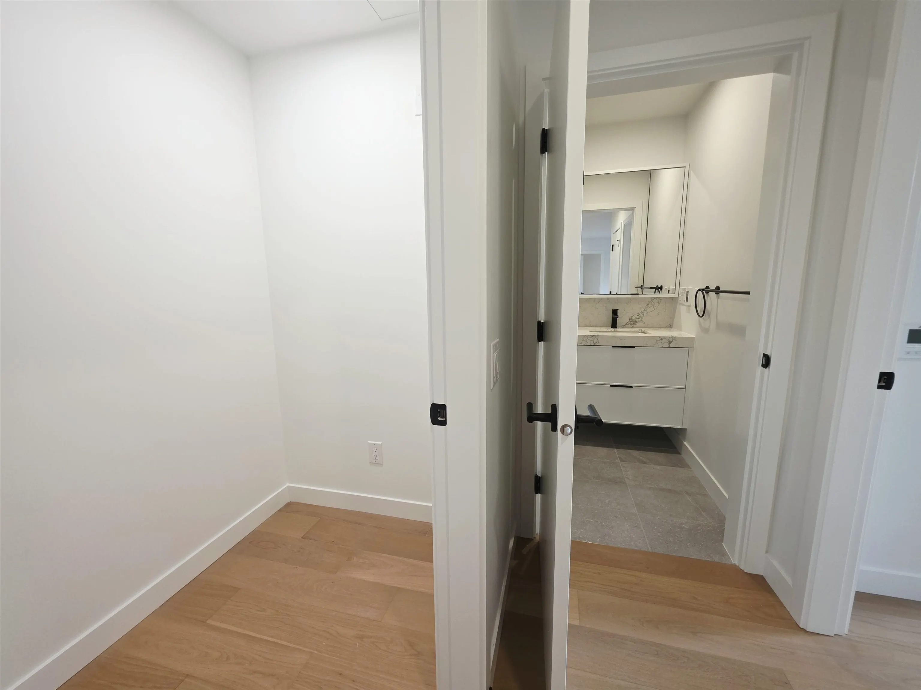 5433 Oak Street #189