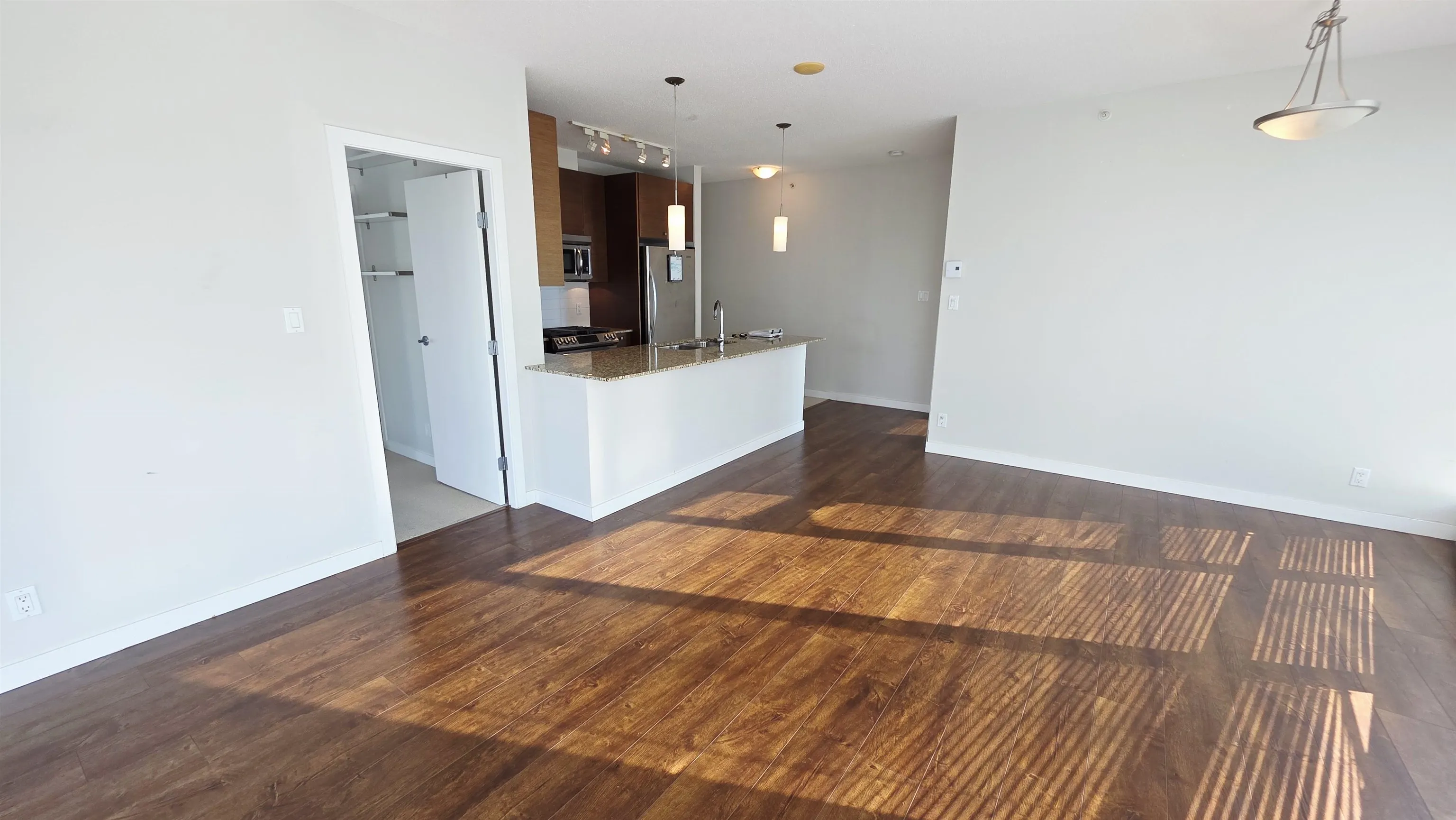 7360 Elmbridge Way #906