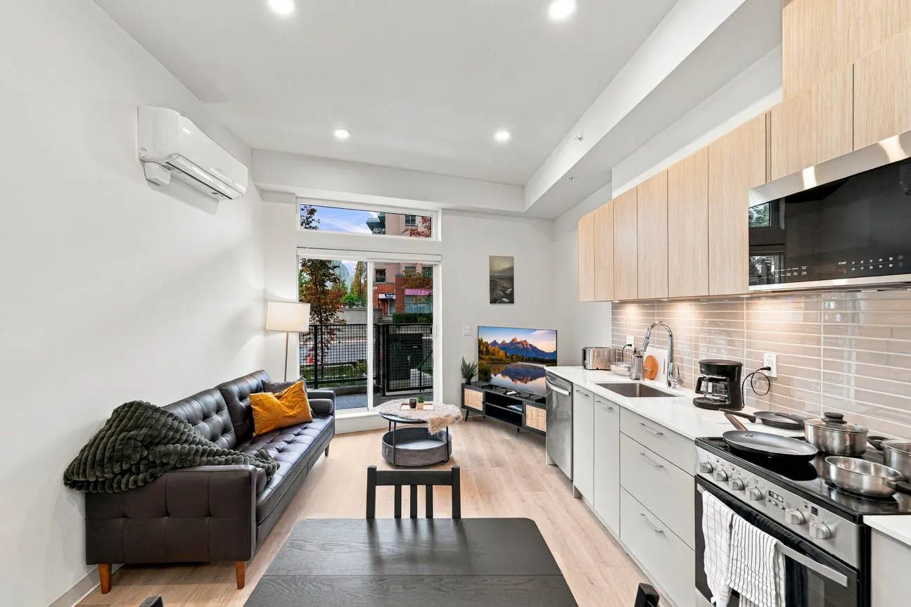 1529 Oxford Street #111