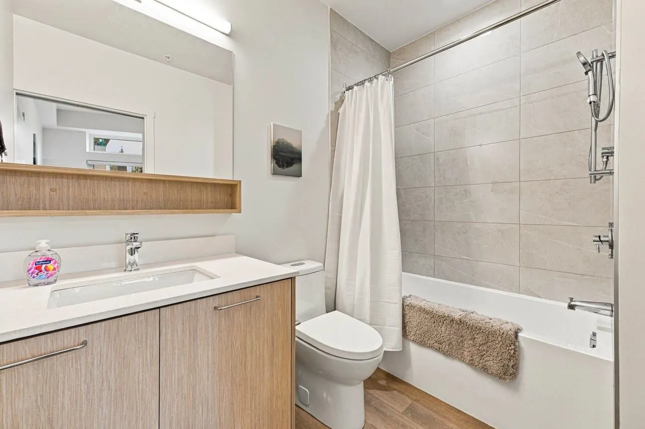 1529 Oxford Street #111
