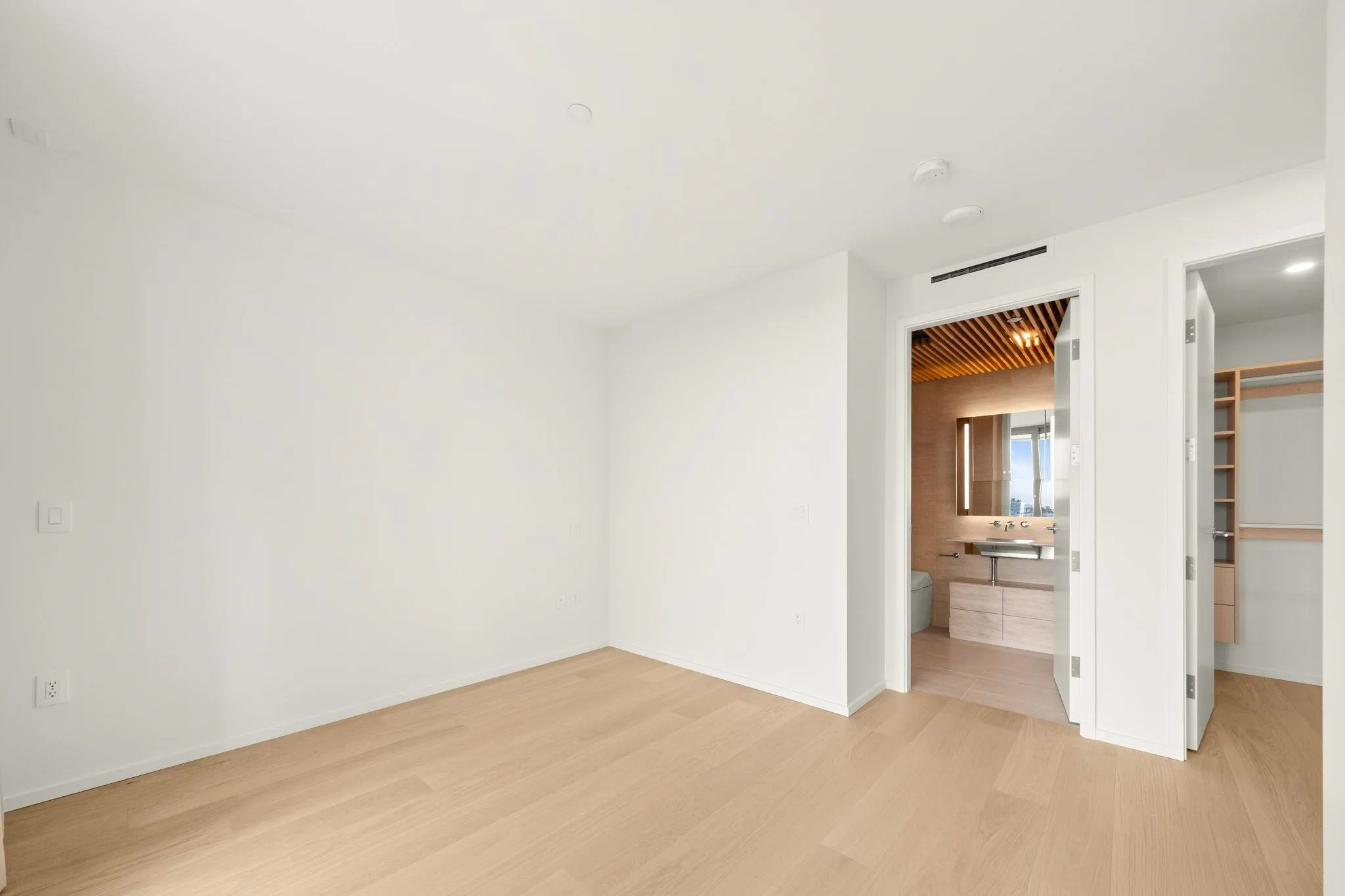 1568 Alberni Street #2004