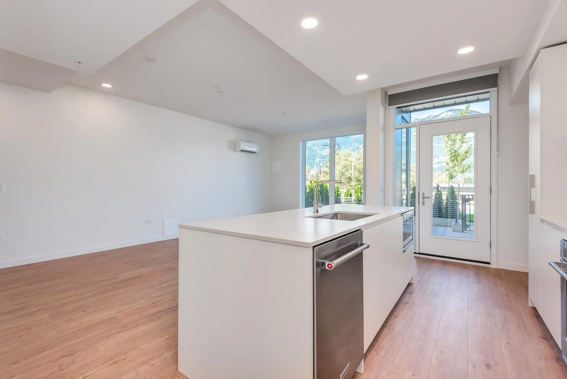 1502 Scott Crescent #101