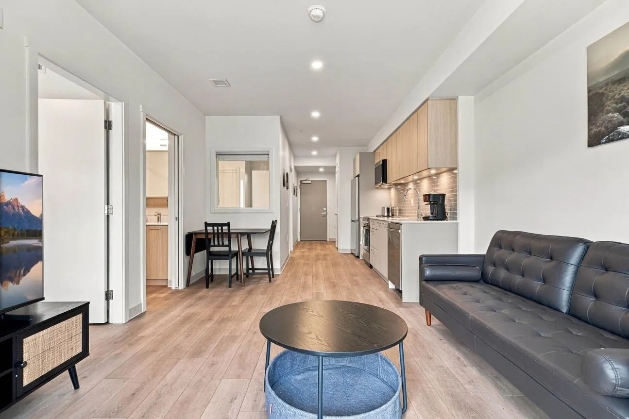 1529 Oxford #224