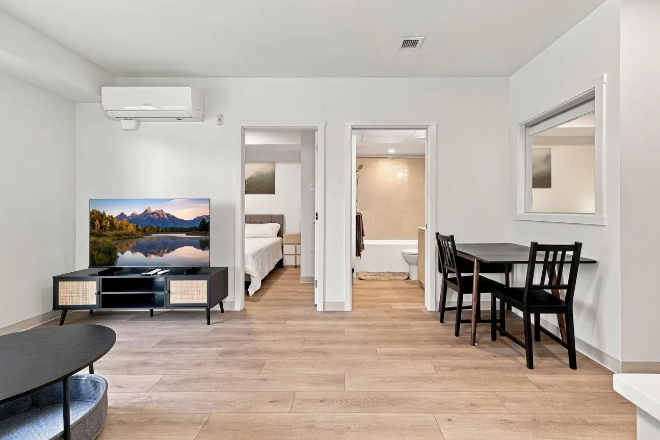 1529 Oxford #224