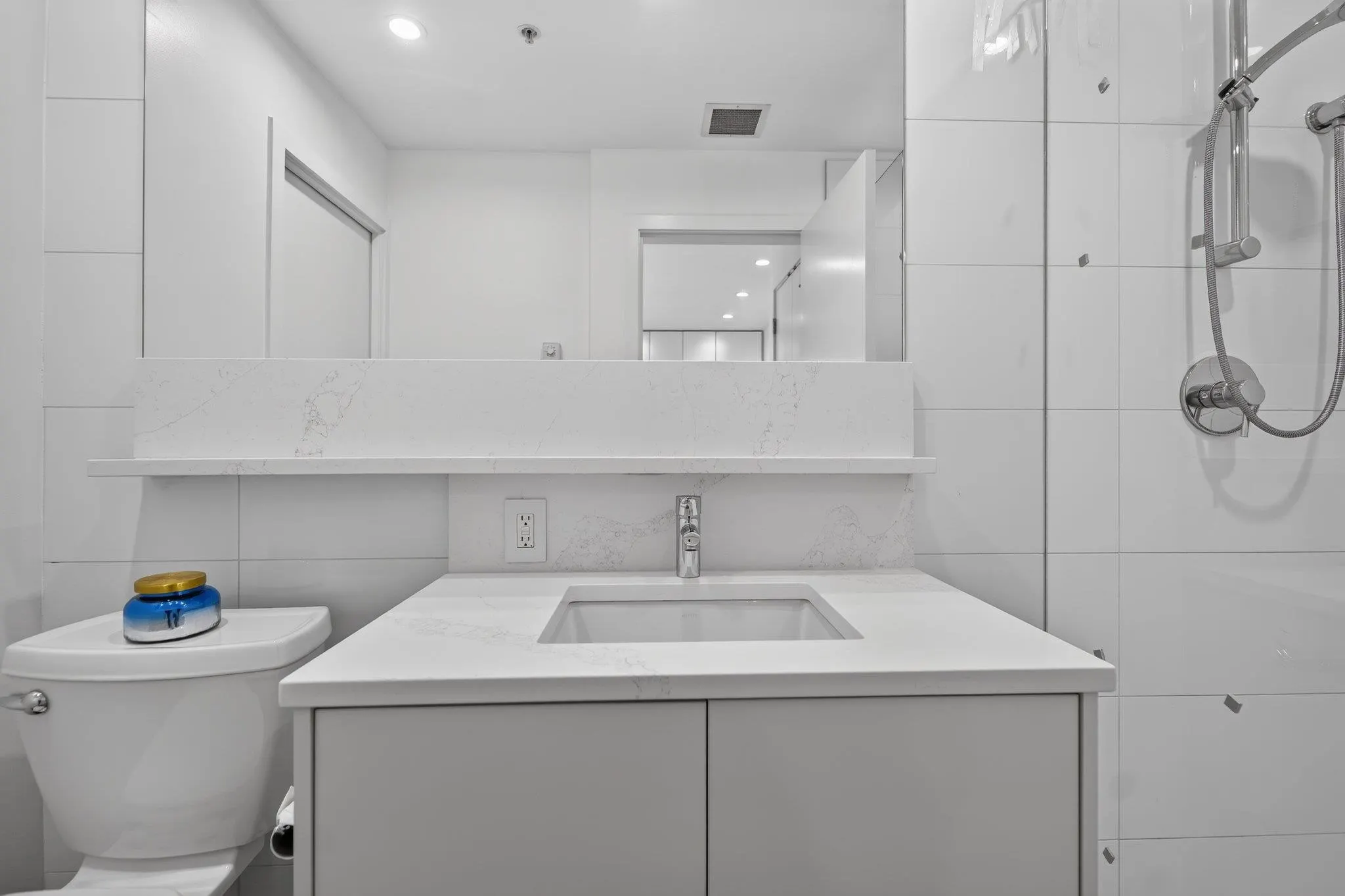 221 E 3rd #506