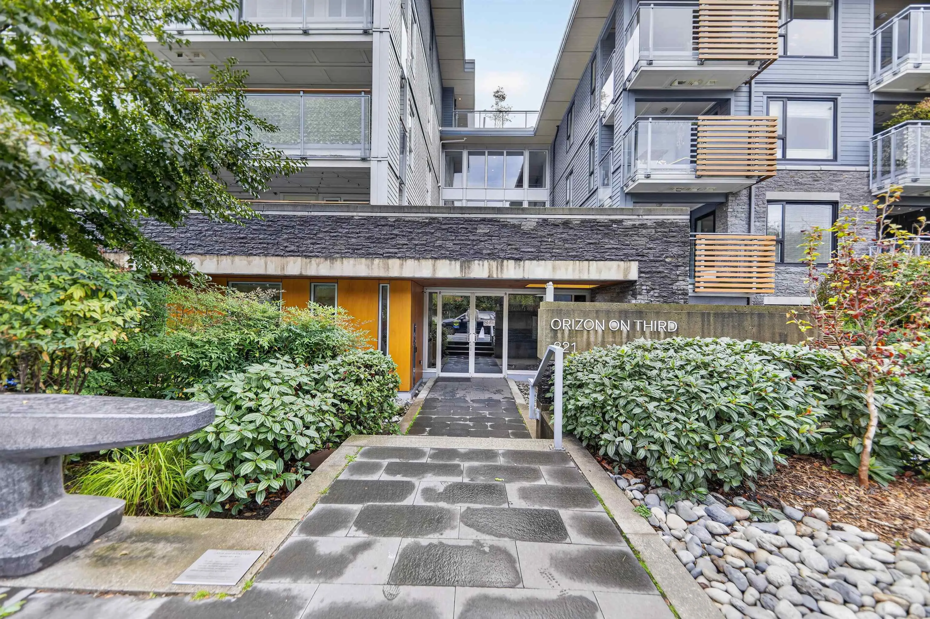 221 E 3rd #506