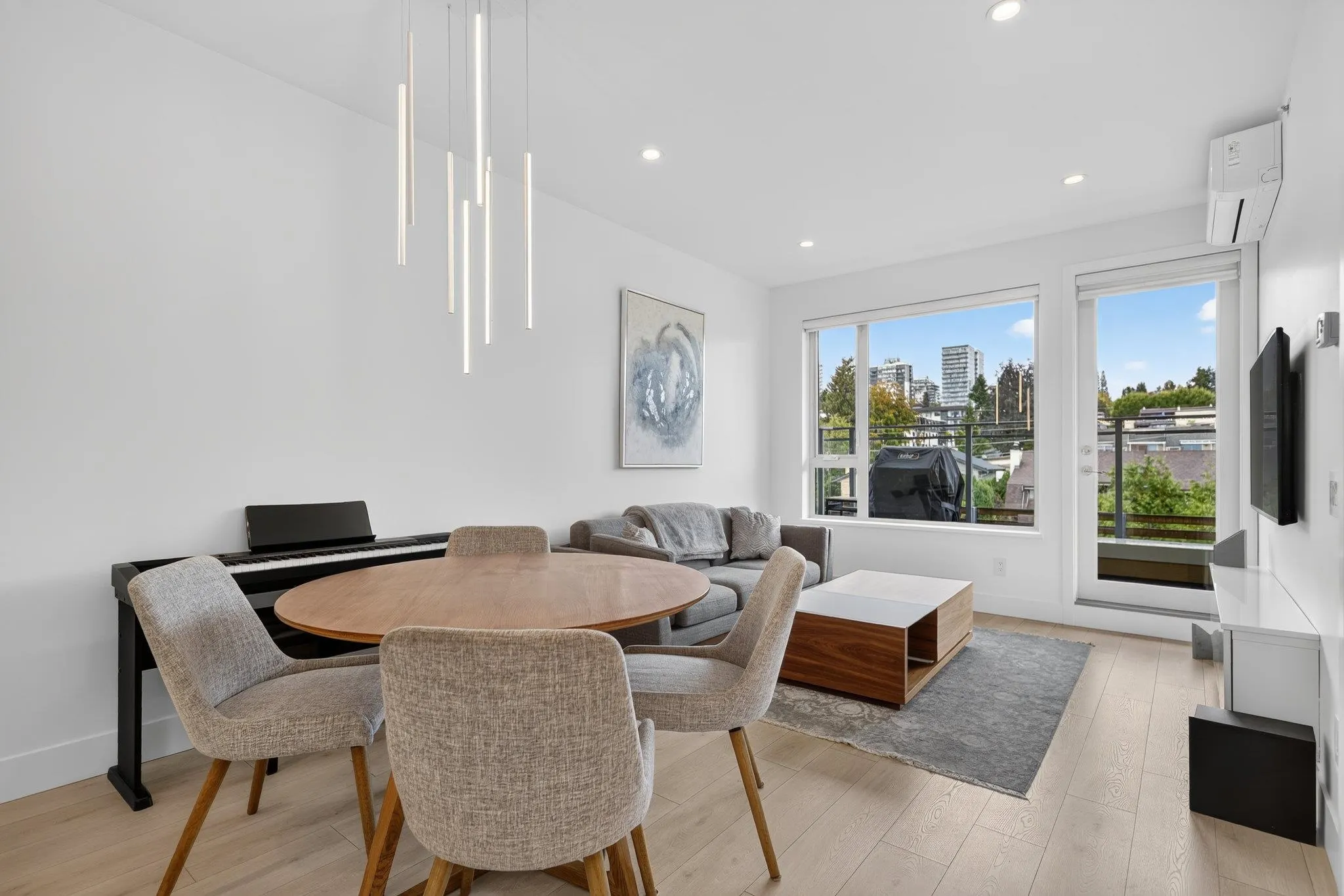 221 E 3rd #506