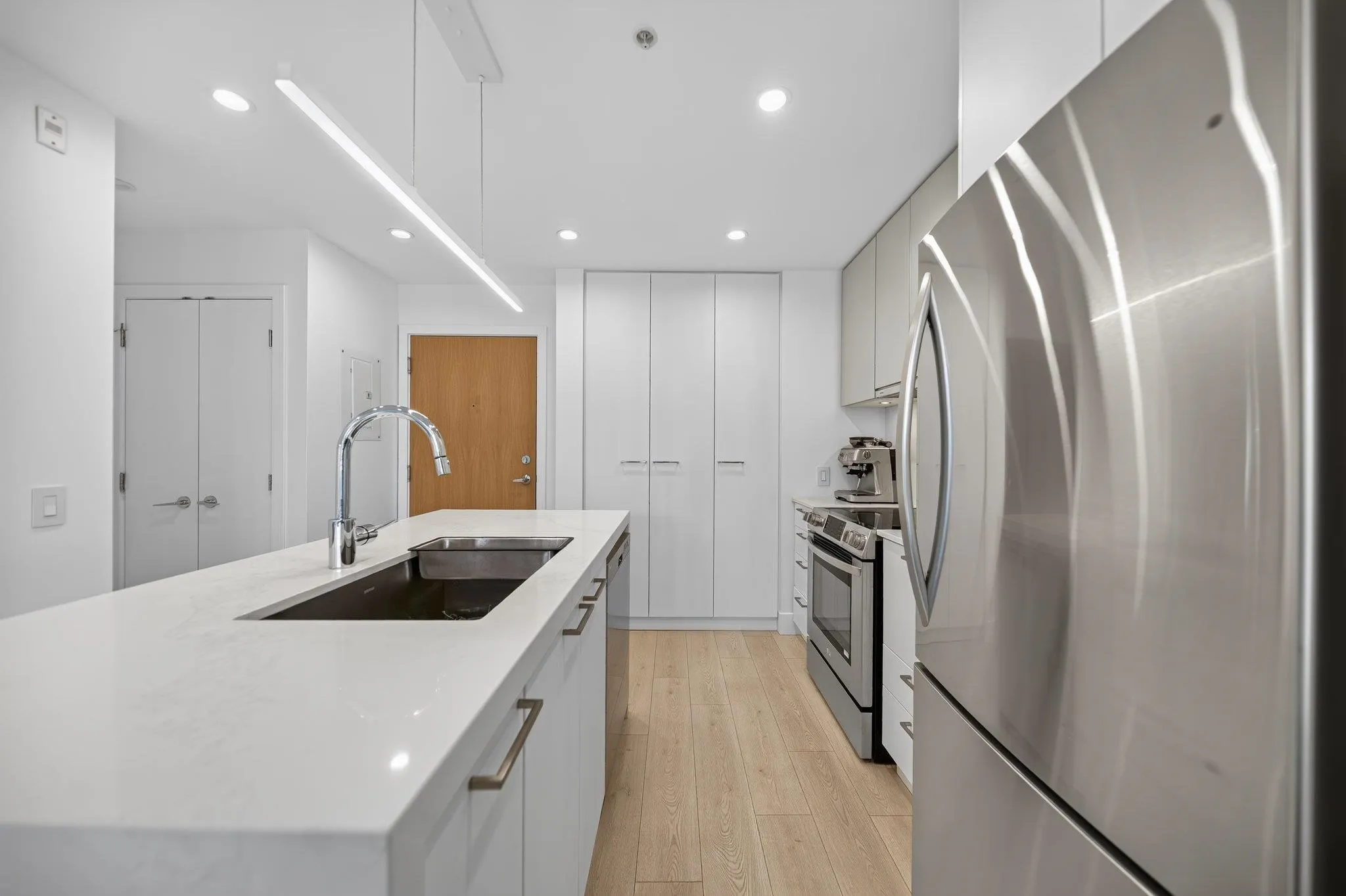 221 E 3rd #506