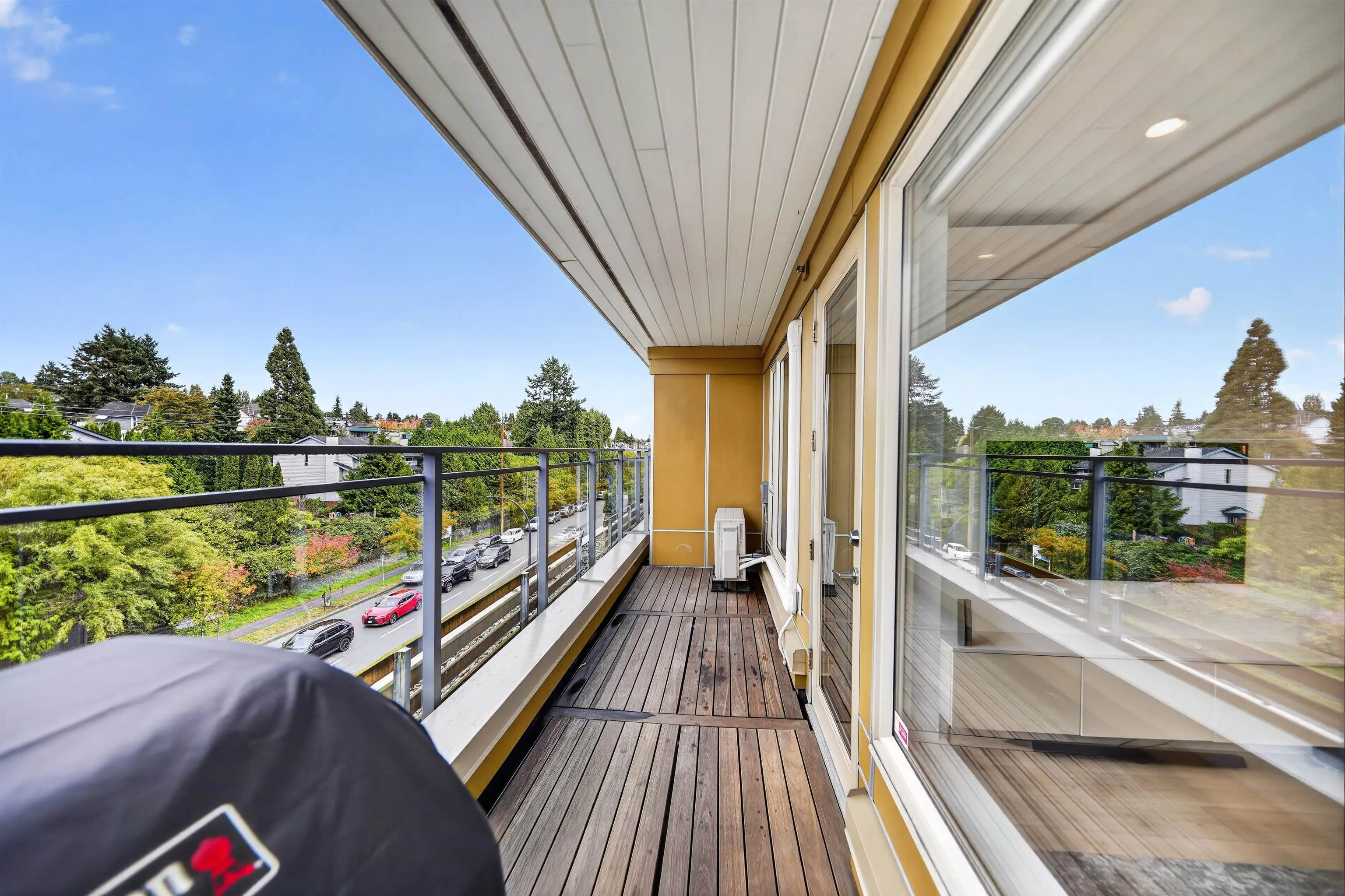 221 E 3rd #506