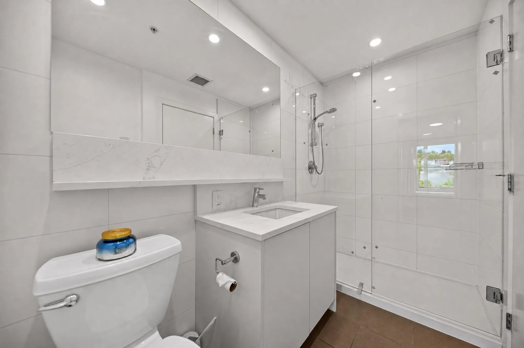 221 E 3rd #506