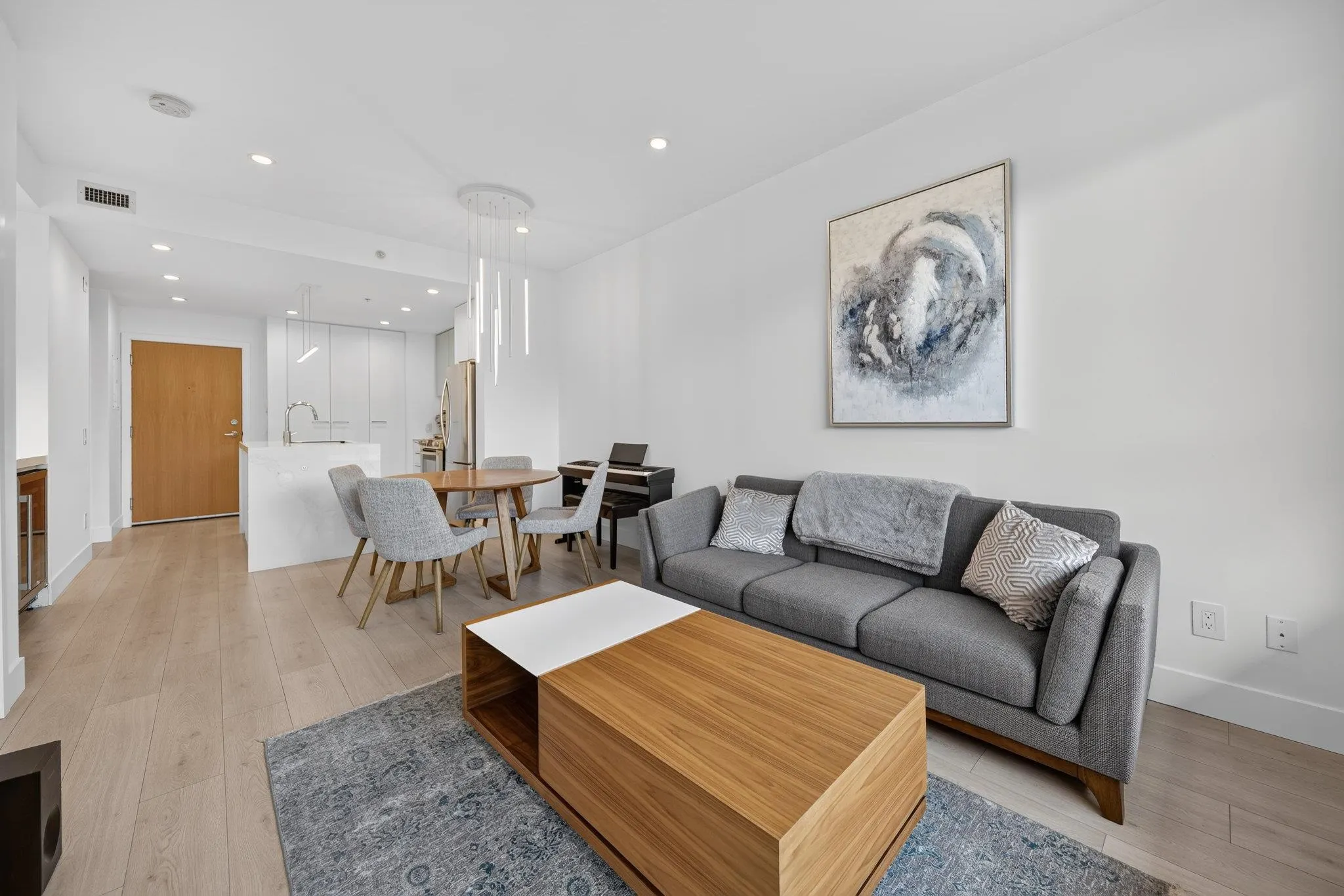 221 E 3rd #506