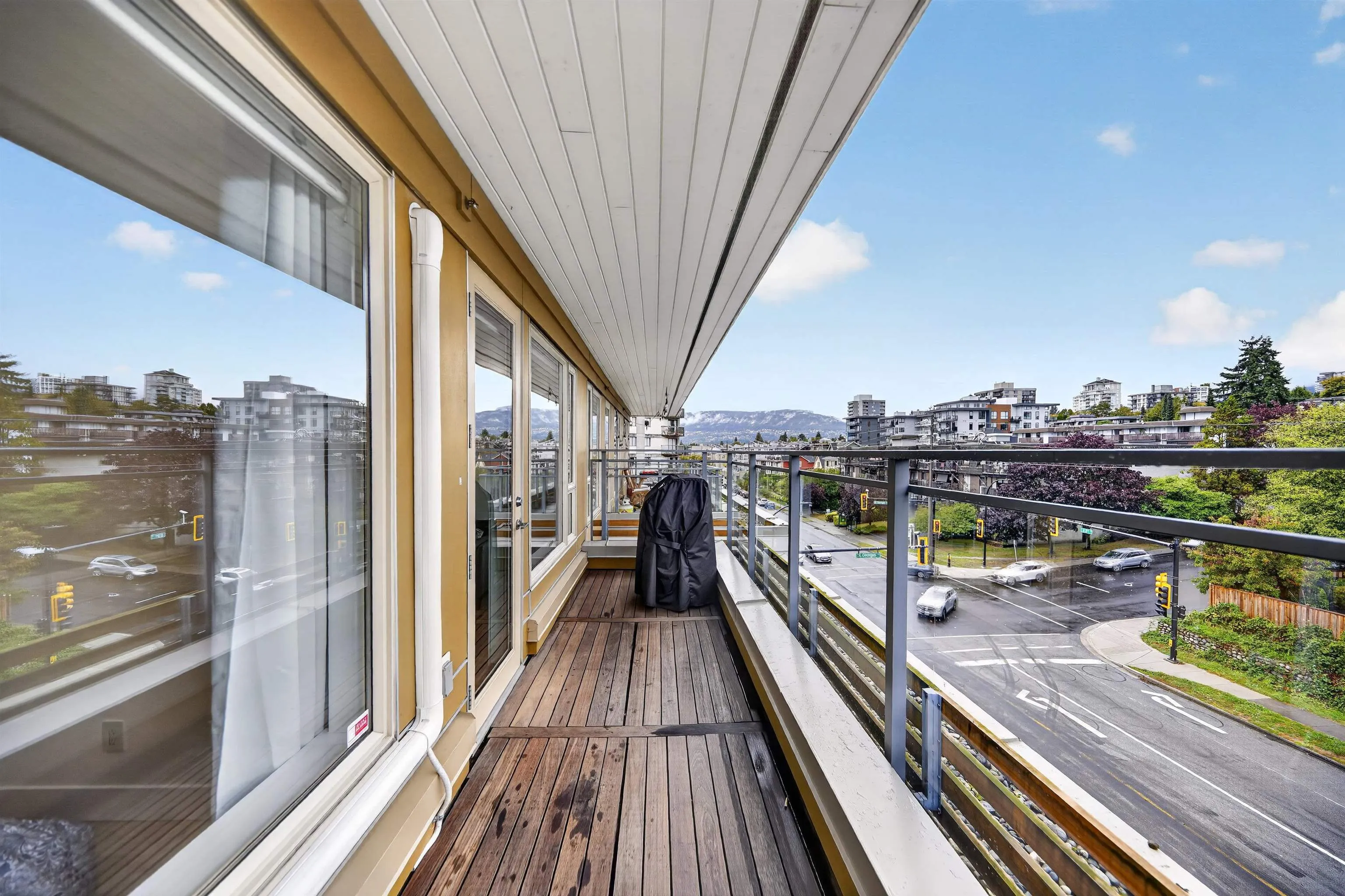 221 E 3rd #506