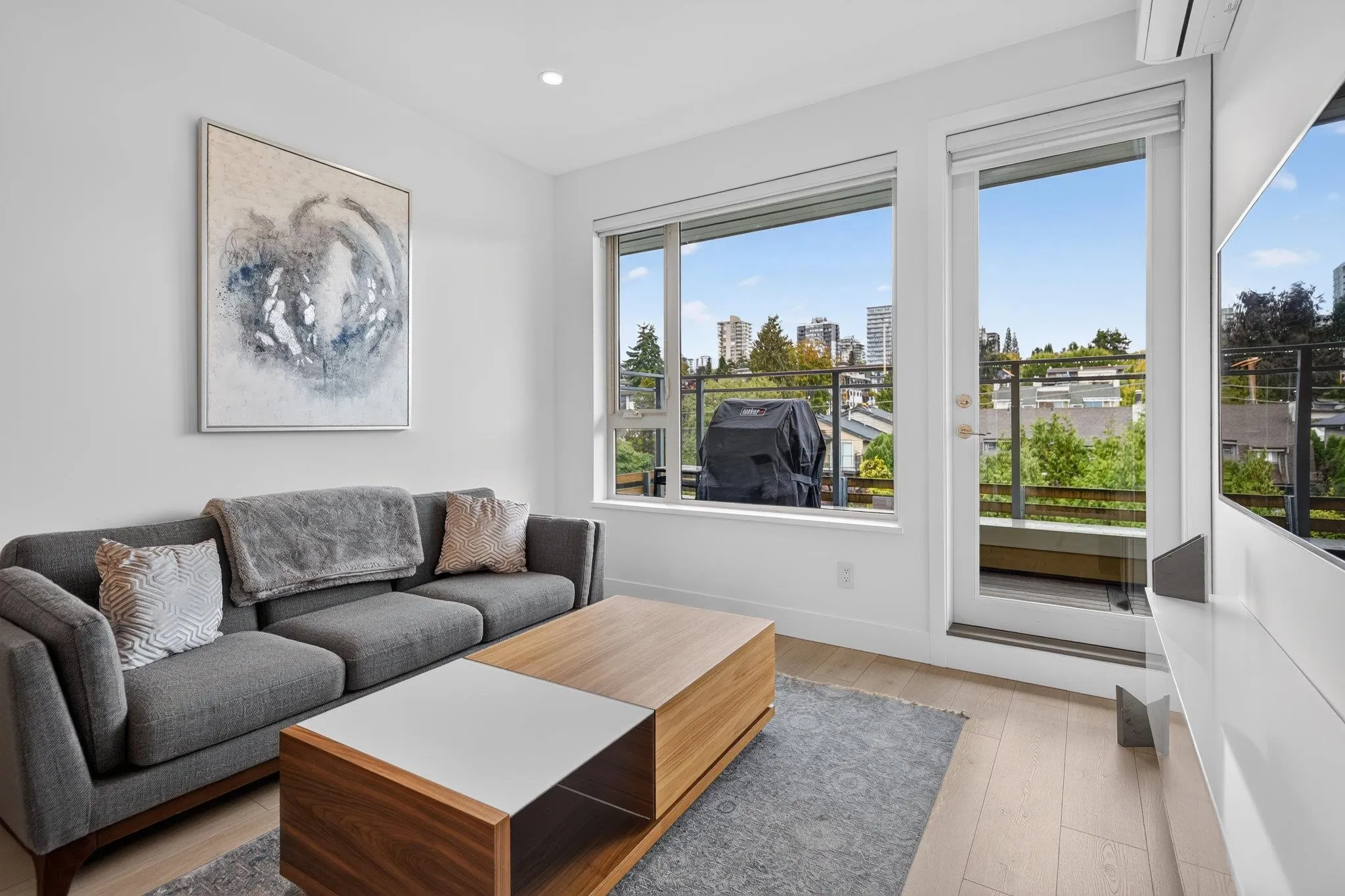 221 E 3rd #506