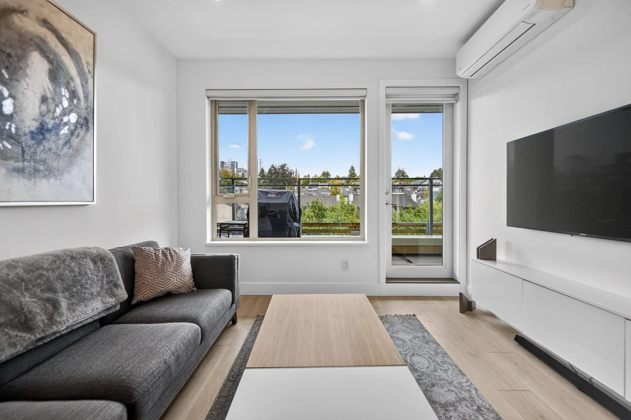 221 E 3rd #506