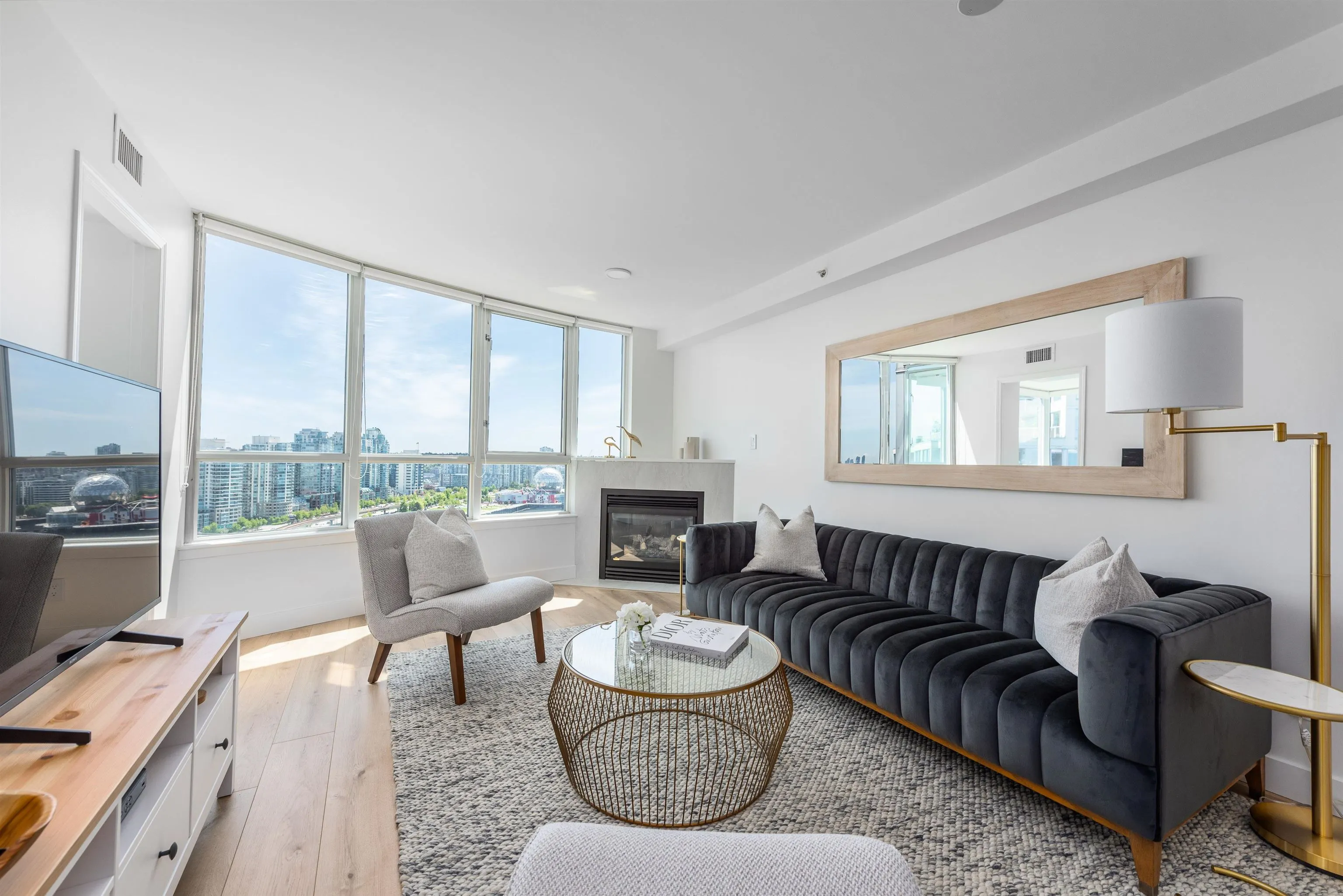 63 Keefer Place #2208