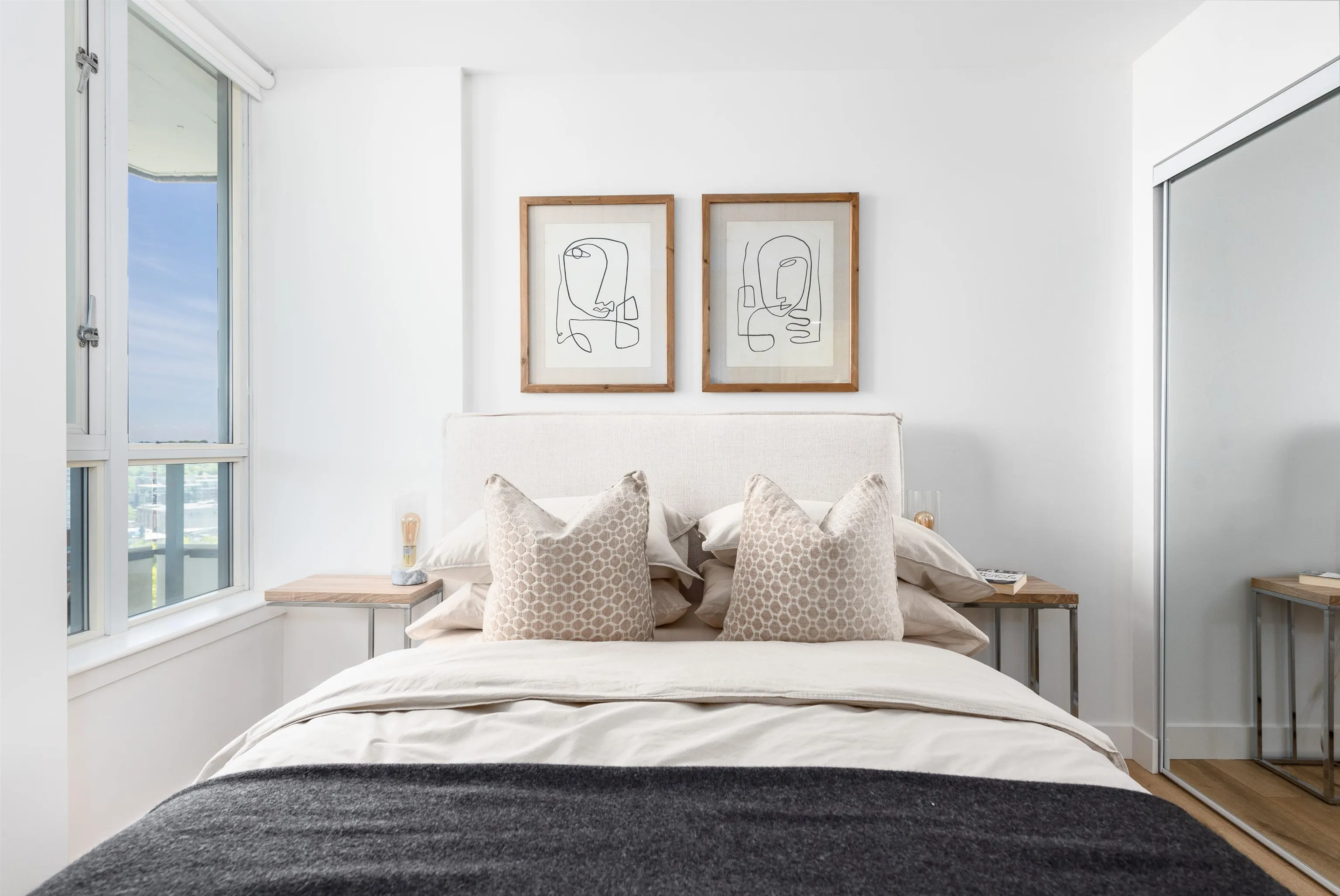63 Keefer Place #2208