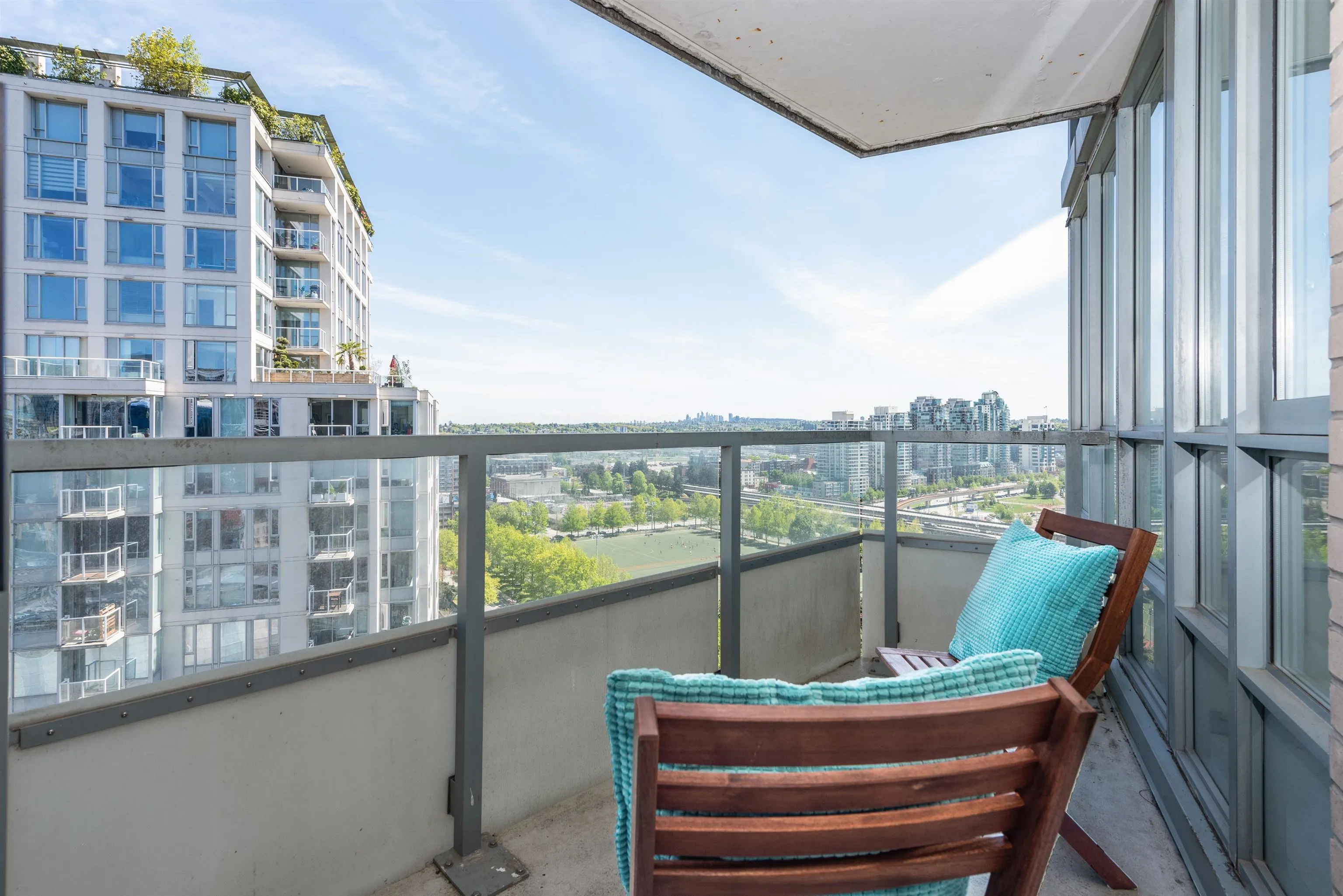 63 Keefer Place #2208