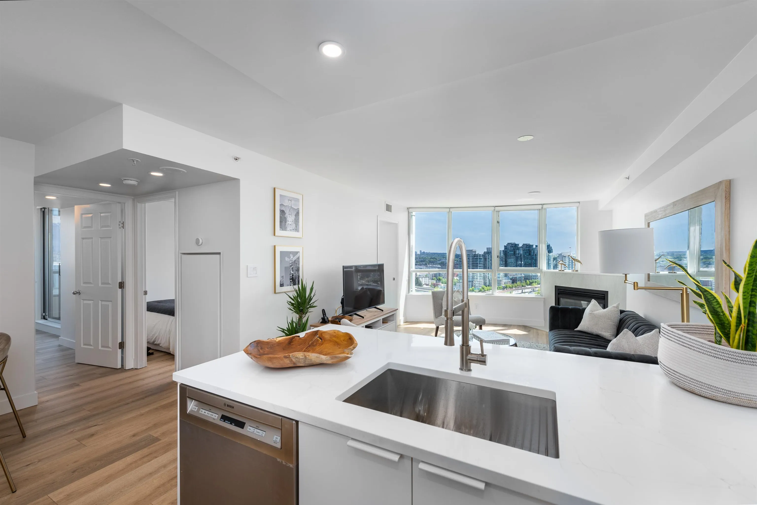 63 Keefer Place #2208