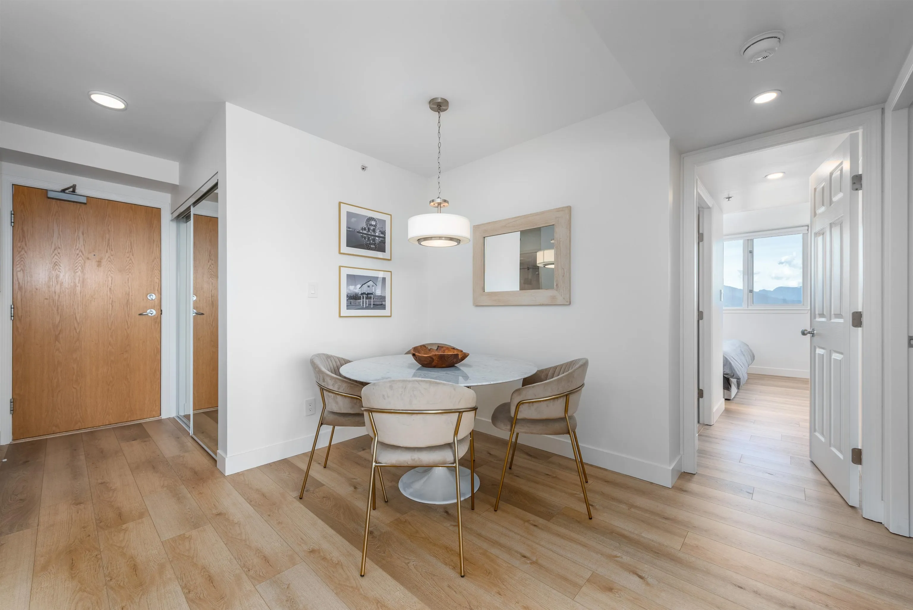 63 Keefer Place #2208