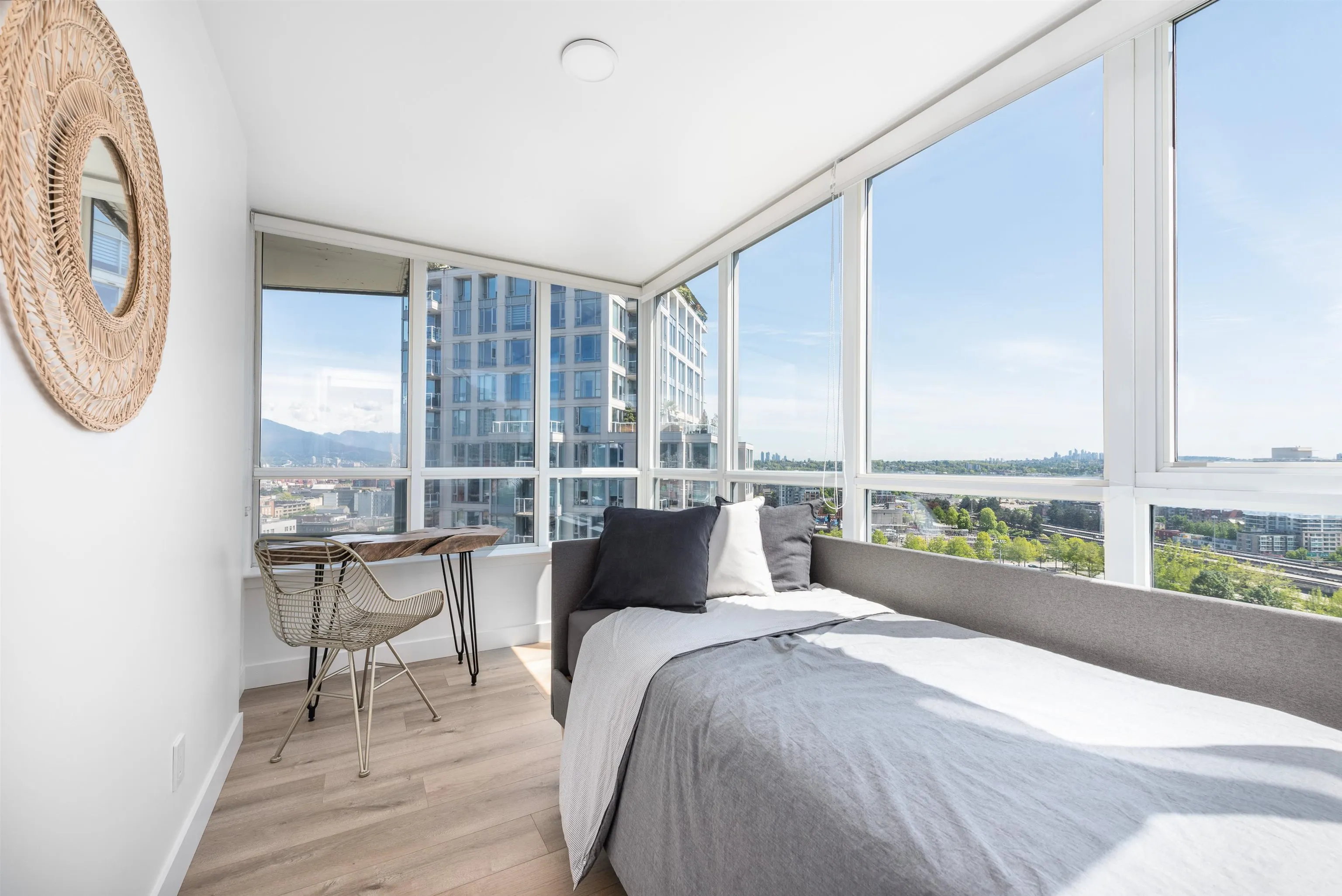 63 Keefer Place #2208